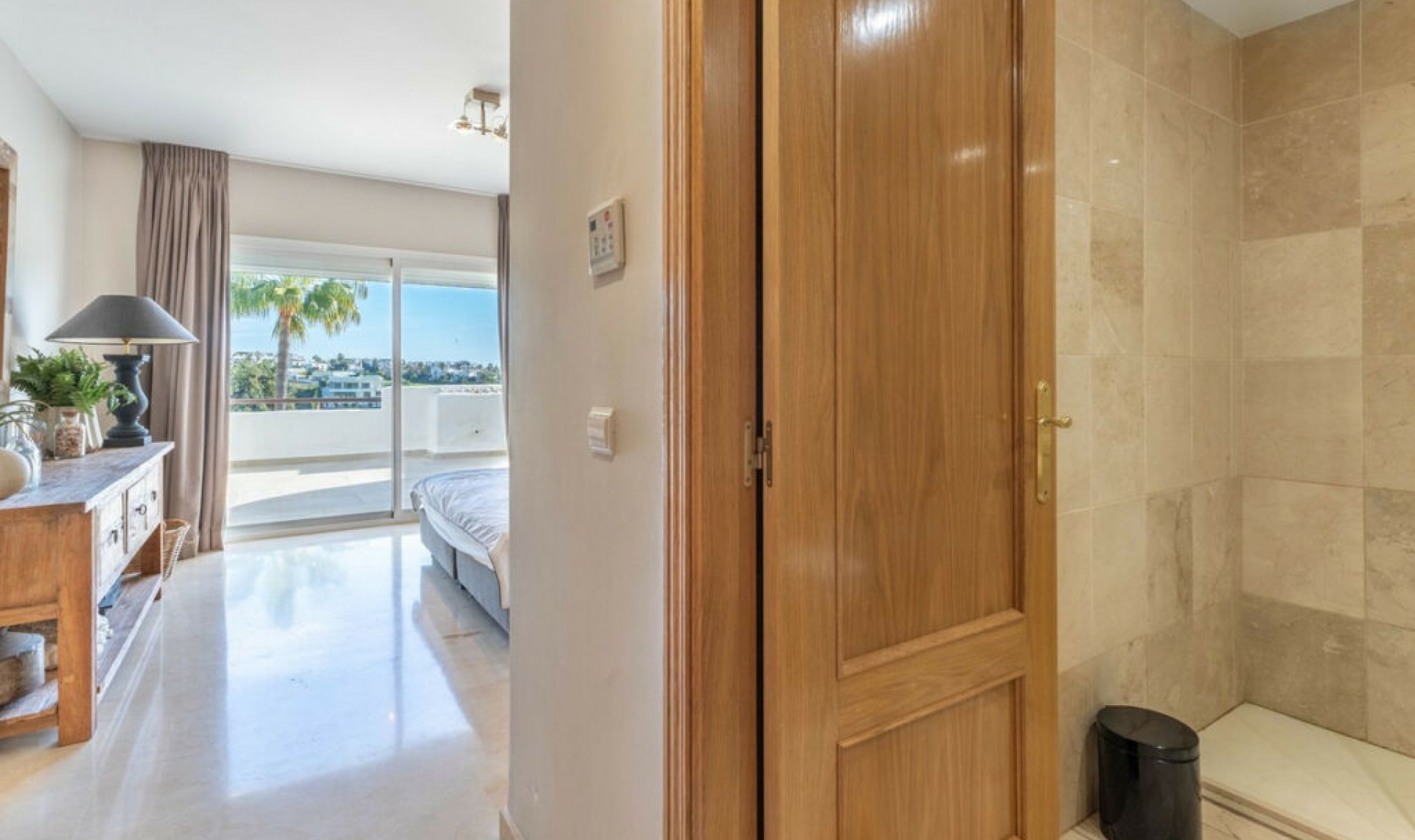 Resale - Apartment -
Estepona