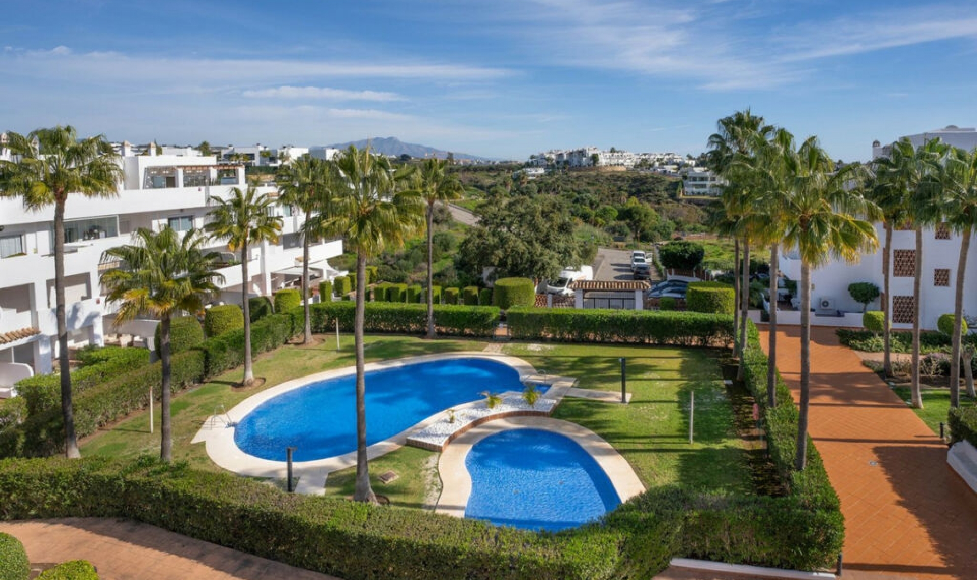 Resale - Apartment -
Estepona