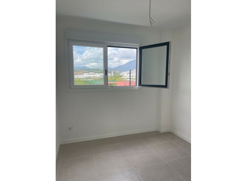 Resale - Apartment -
Estepona