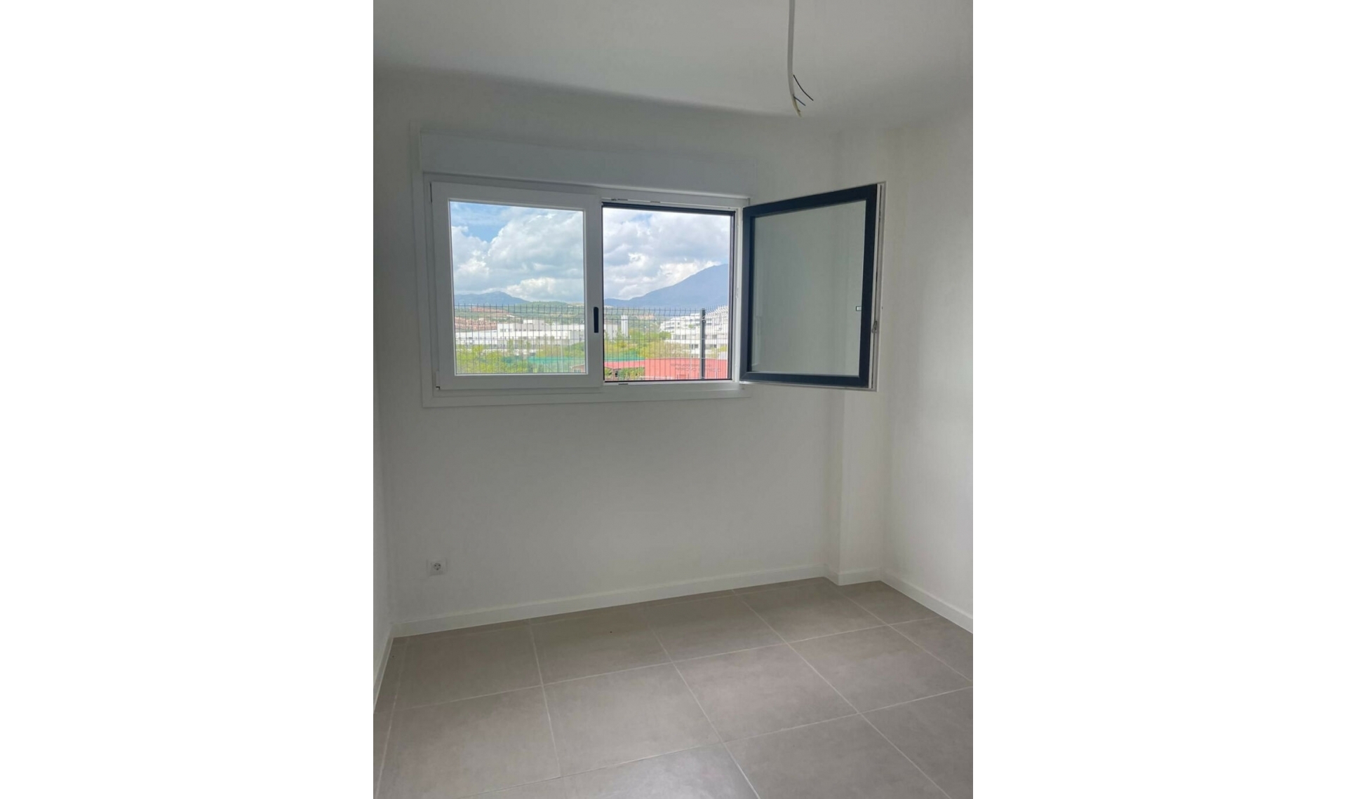 Resale - Apartment -
Estepona