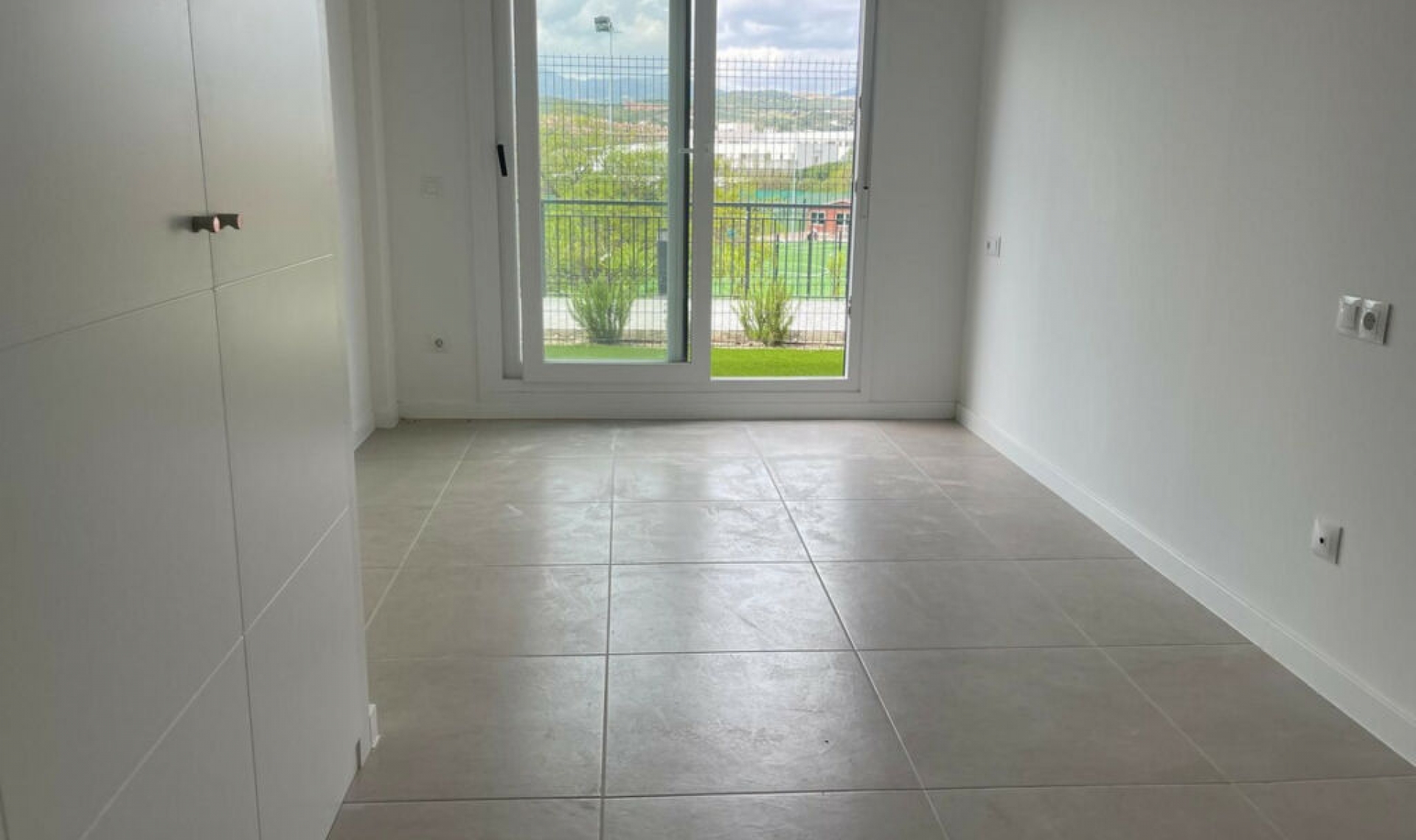 Resale - Apartment -
Estepona