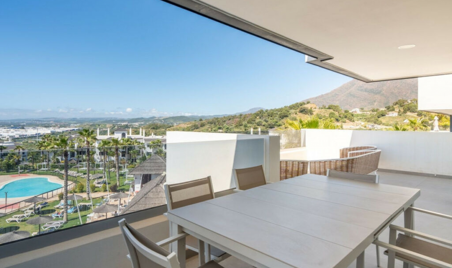 Resale - Apartment -
Estepona