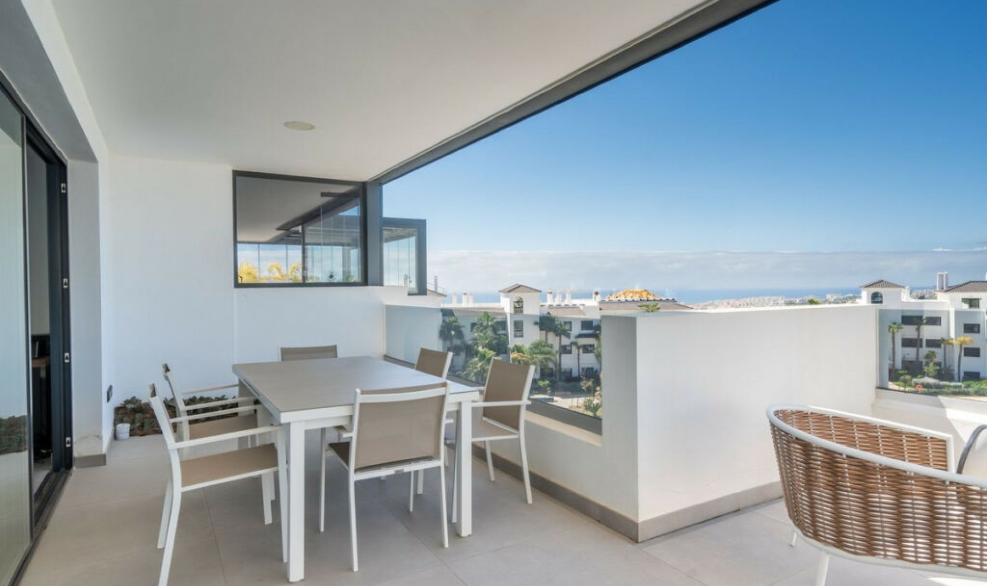 Resale - Apartment -
Estepona