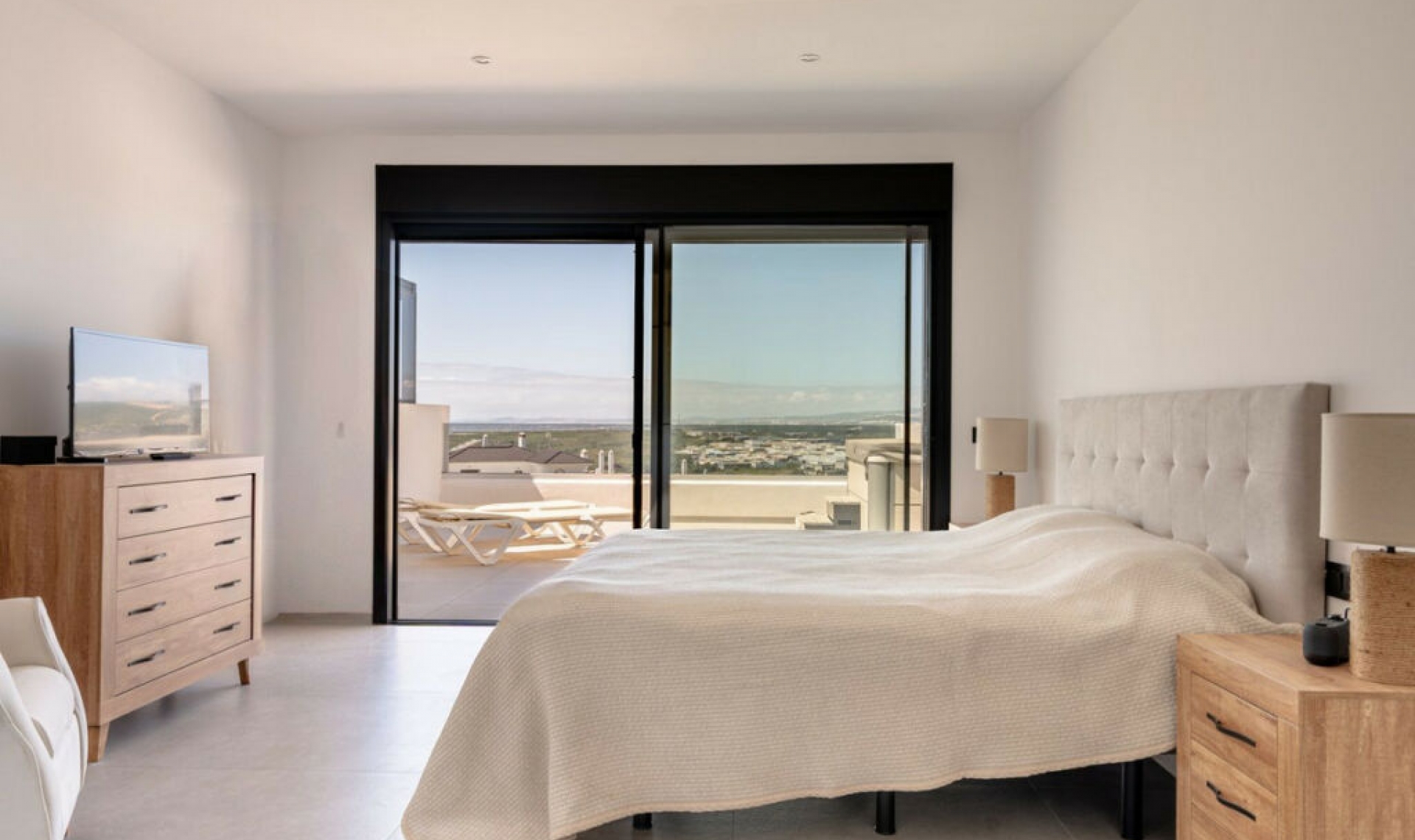 Resale - Apartment -
Estepona