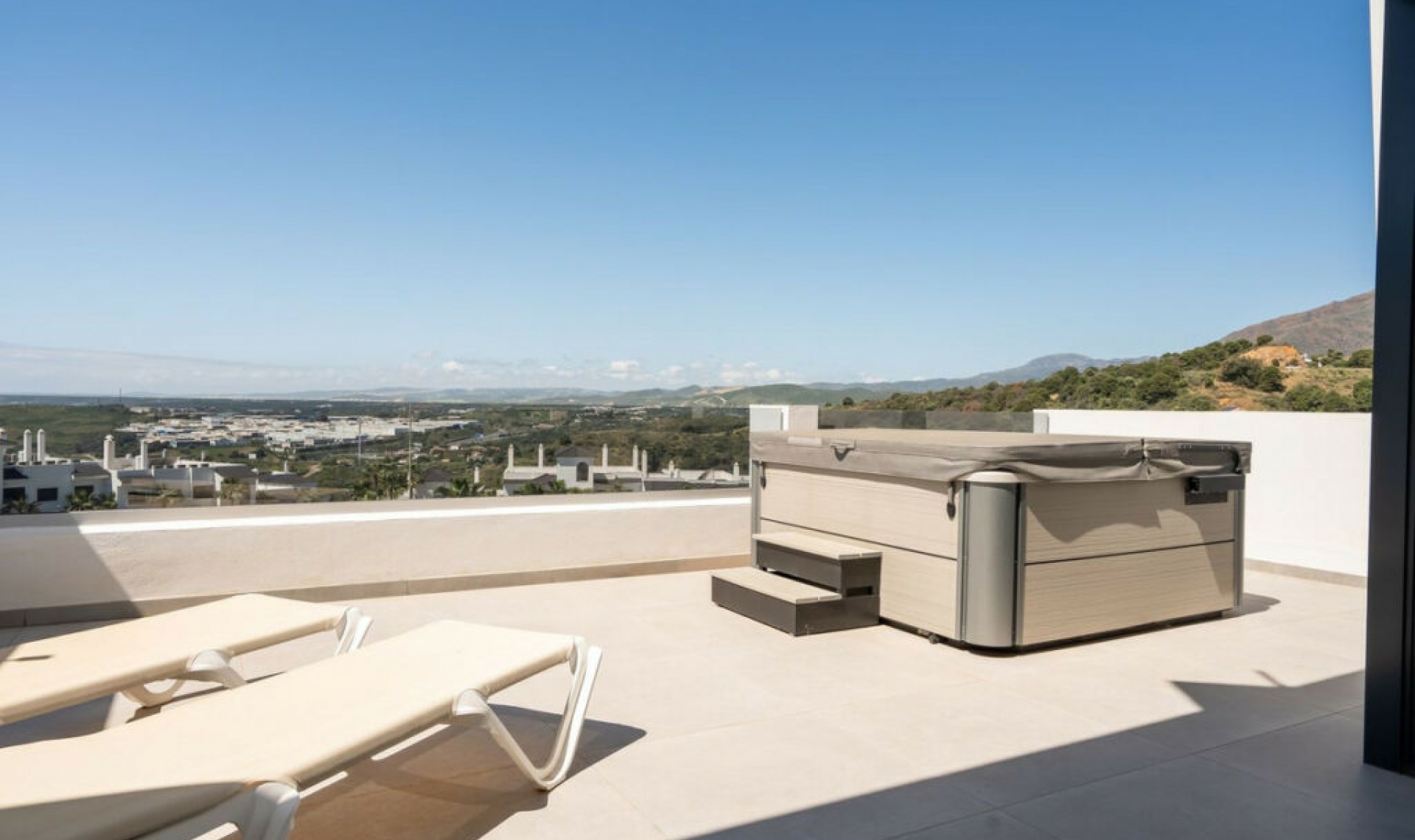 Resale - Apartment -
Estepona