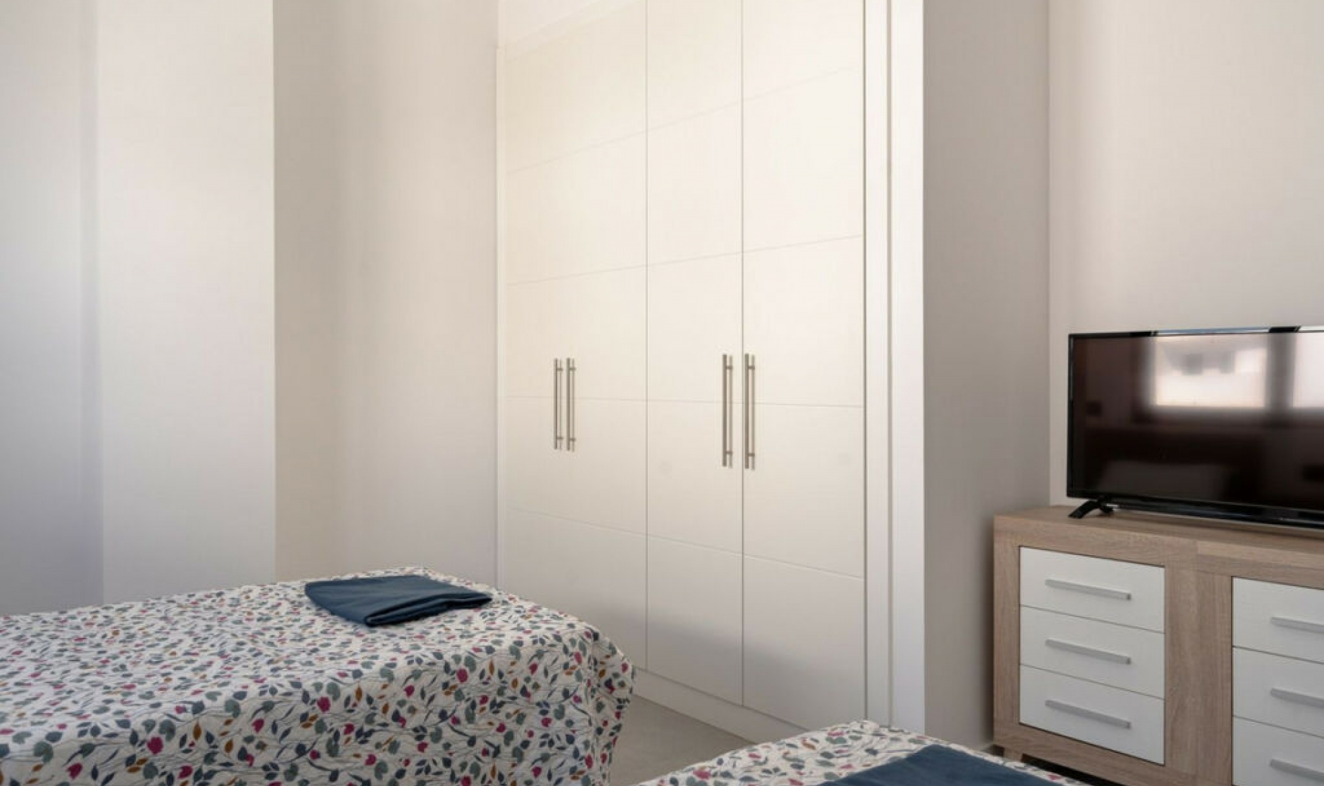 Resale - Apartment -
Estepona