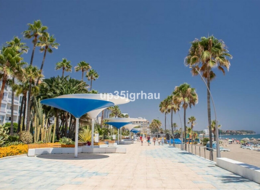Resale - Apartment -
Estepona
