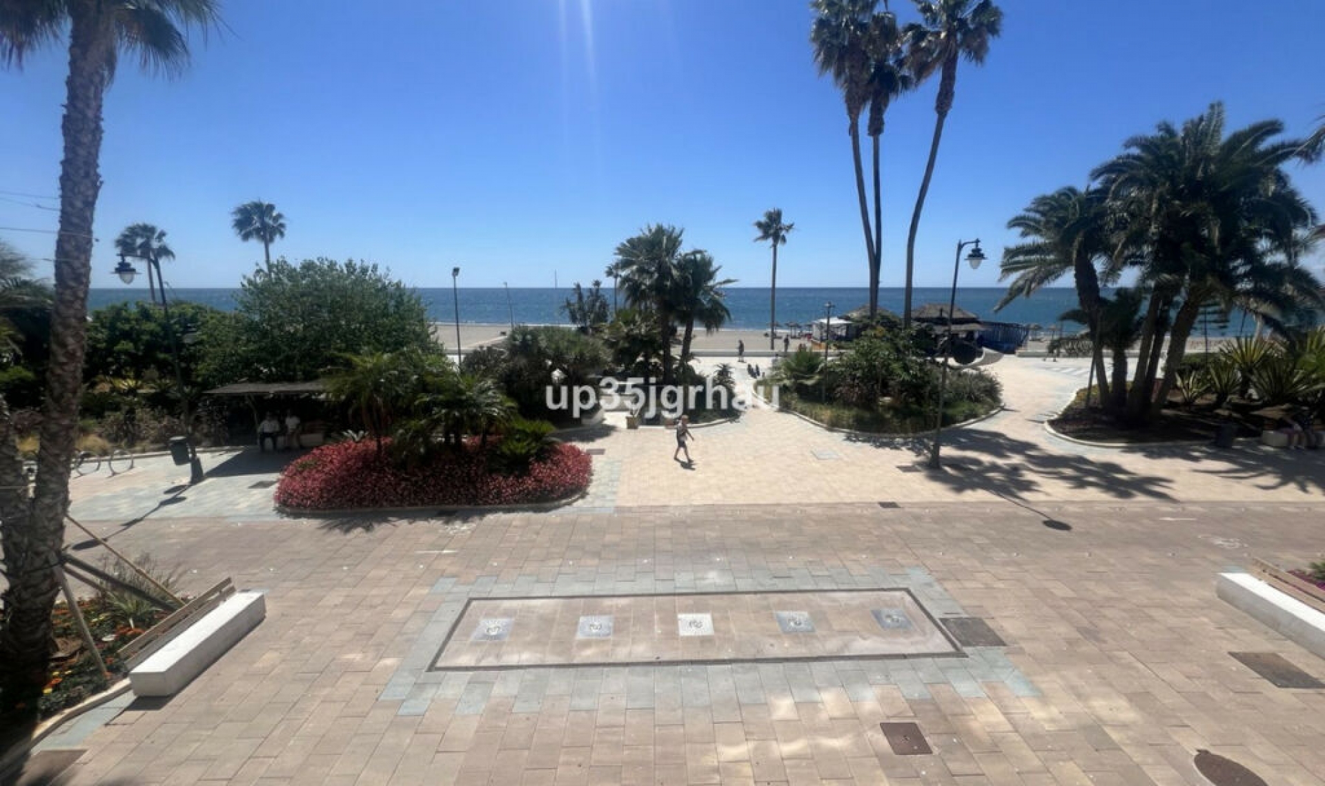 Resale - Apartment -
Estepona