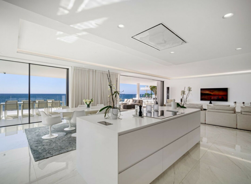 Resale - Apartment -
Estepona