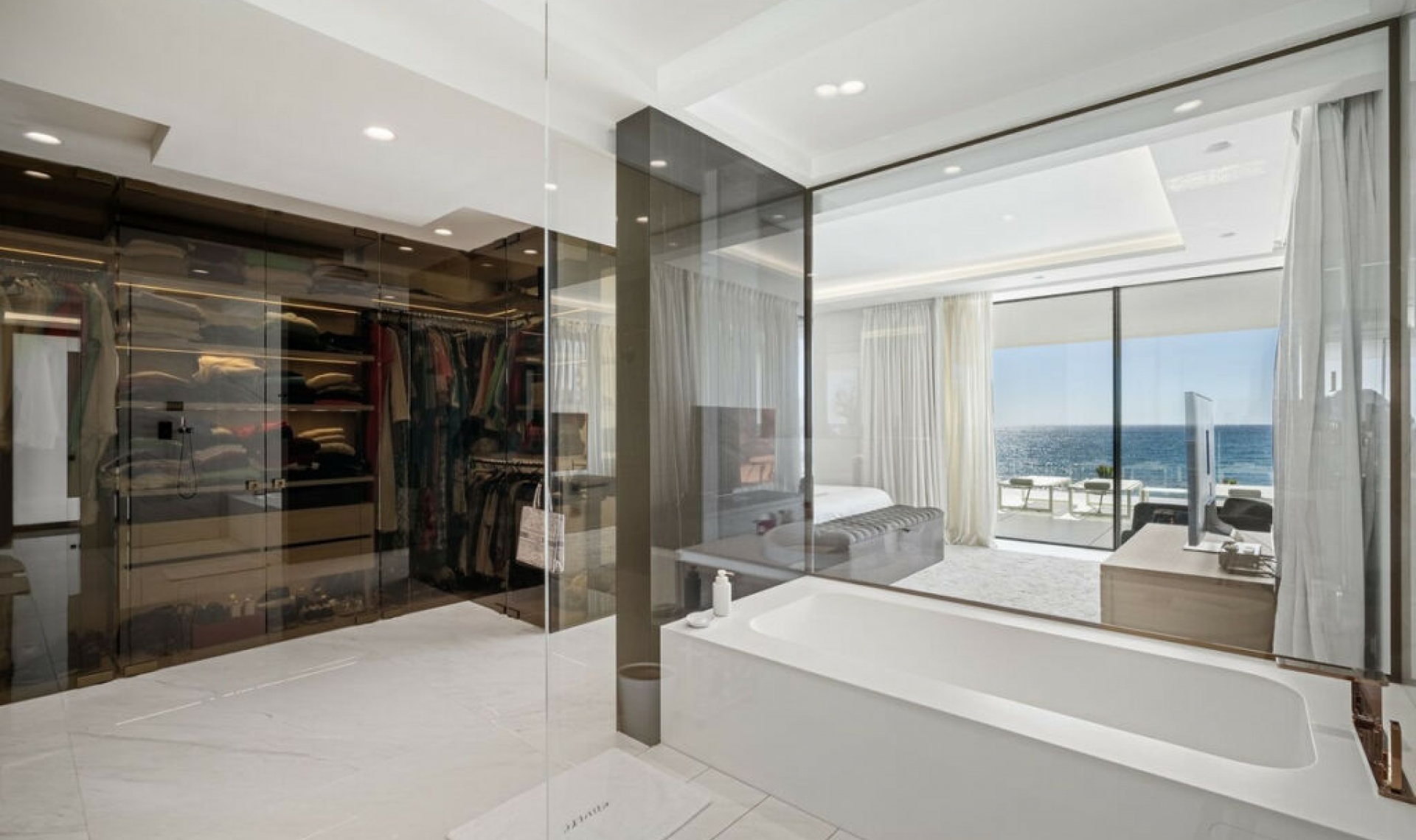 Resale - Apartment -
Estepona