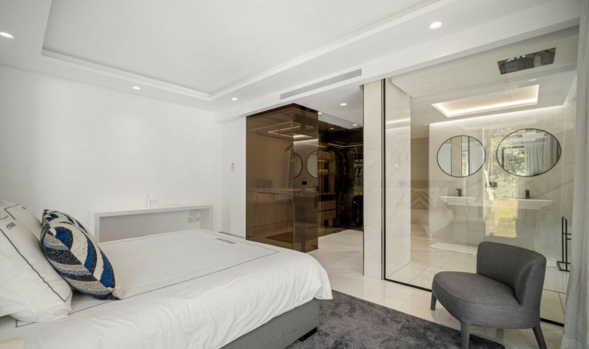 Resale - Apartment -
Estepona