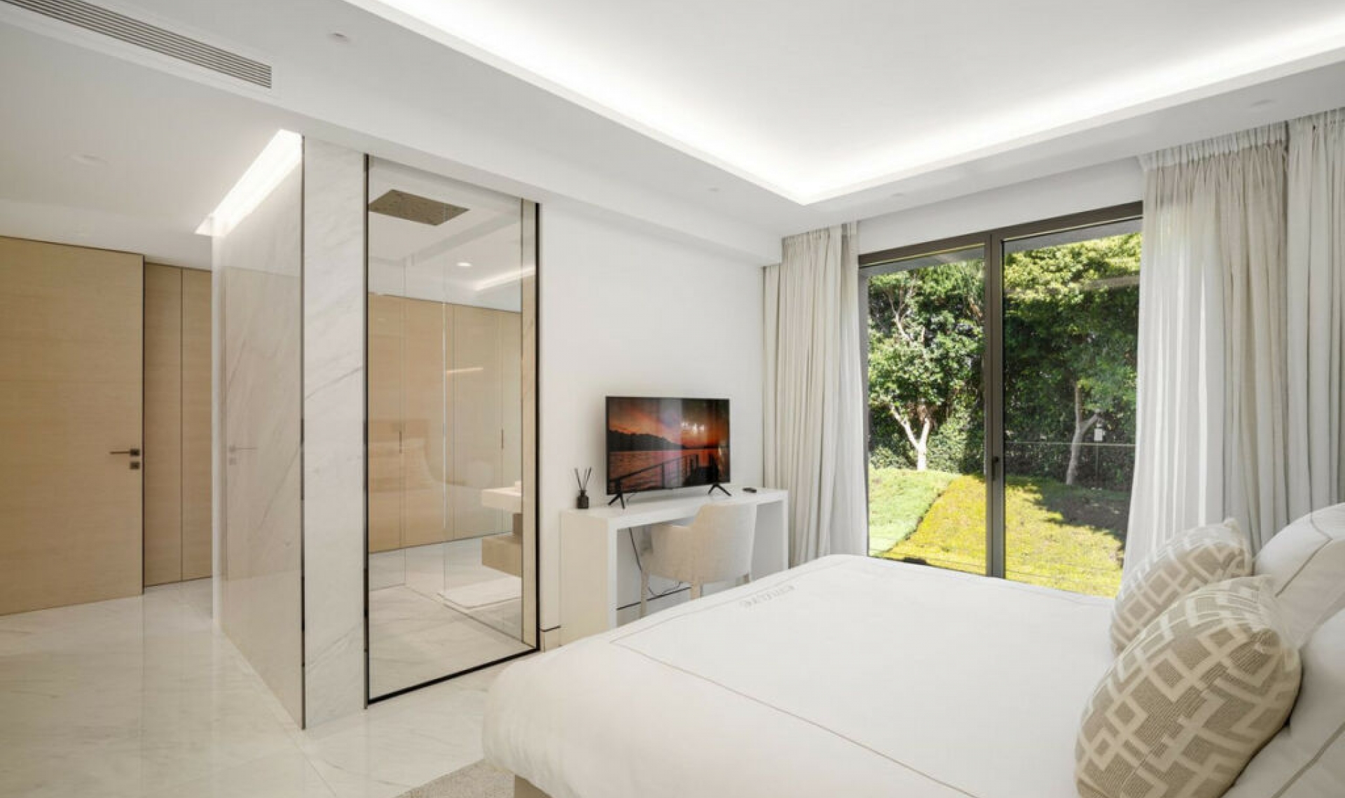 Resale - Apartment -
Estepona