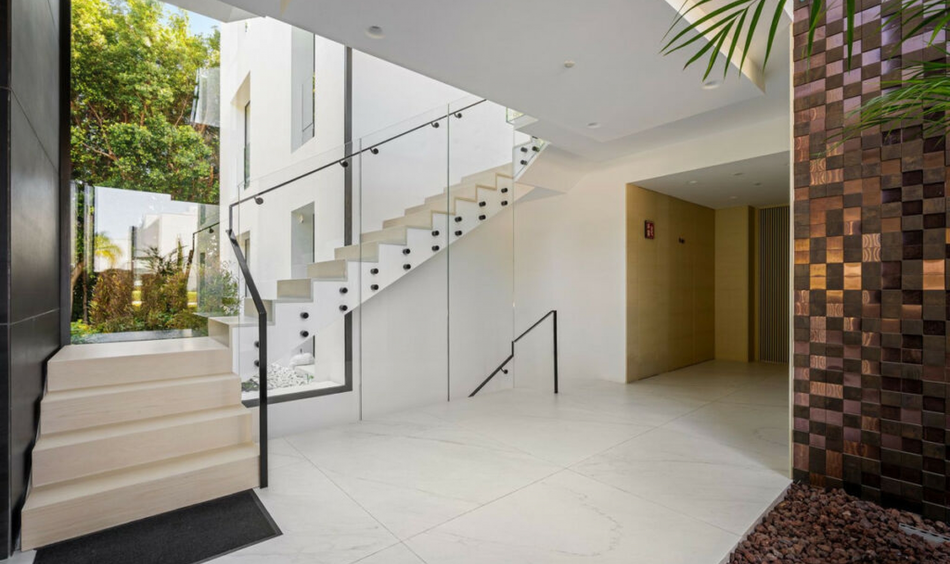 Resale - Apartment -
Estepona