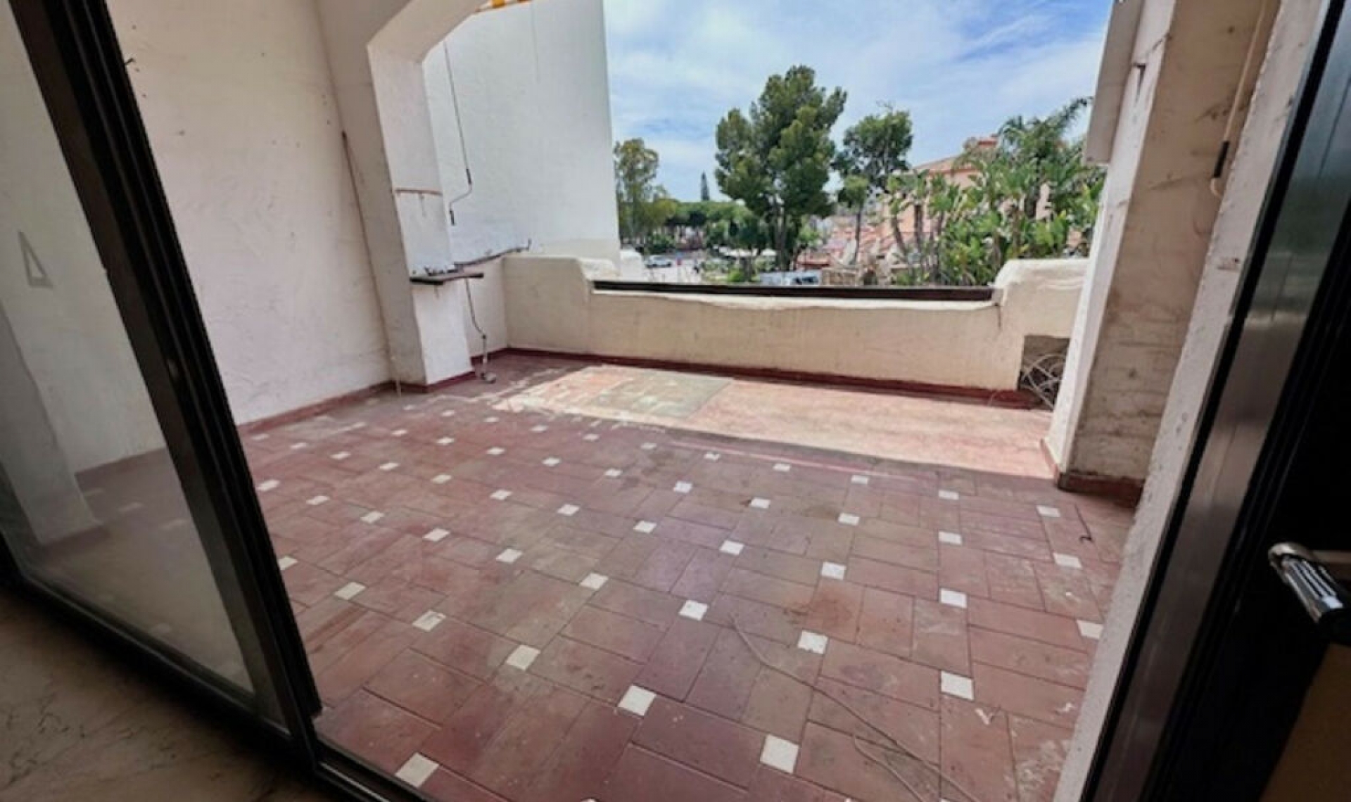Resale - Apartment -
Estepona