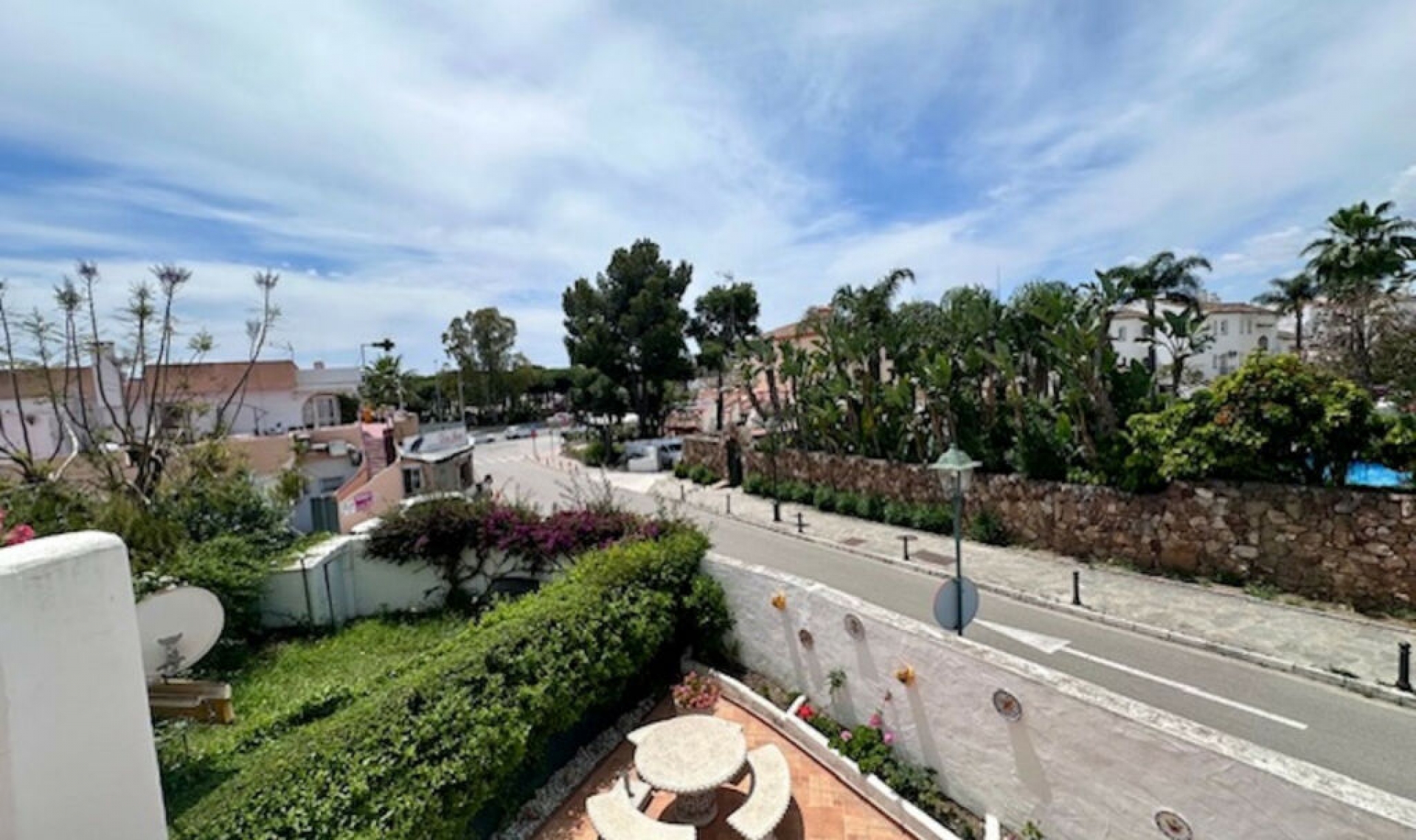 Resale - Apartment -
Estepona