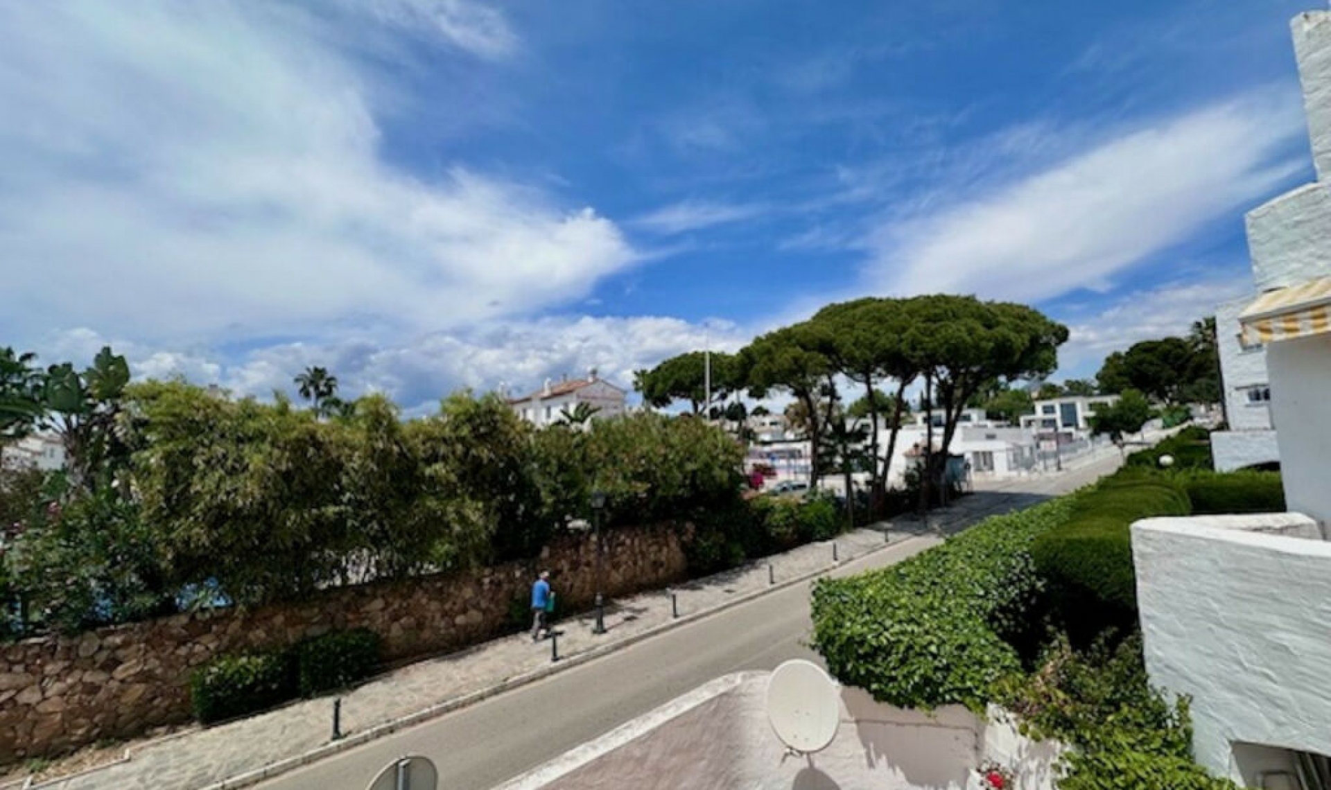 Resale - Apartment -
Estepona