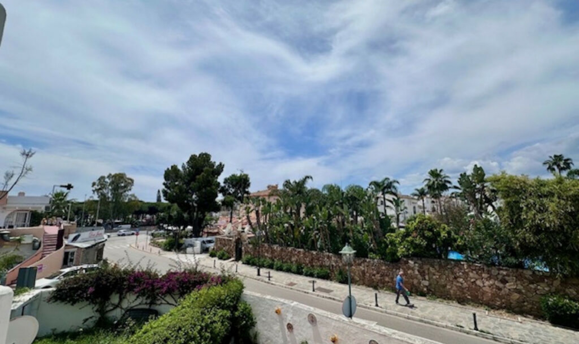 Resale - Apartment -
Estepona