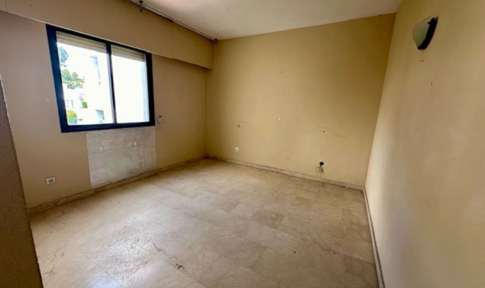 Resale - Apartment -
Estepona