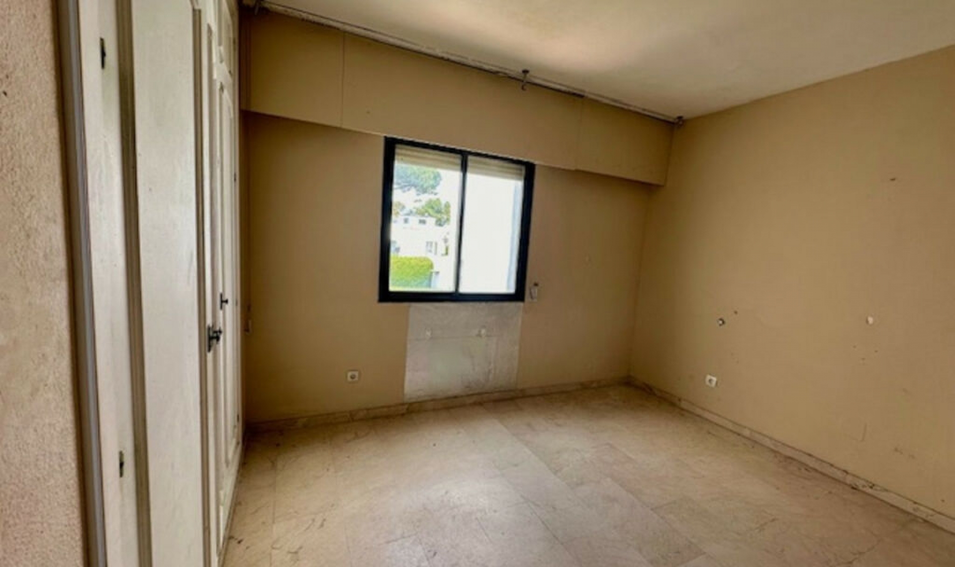 Resale - Apartment -
Estepona