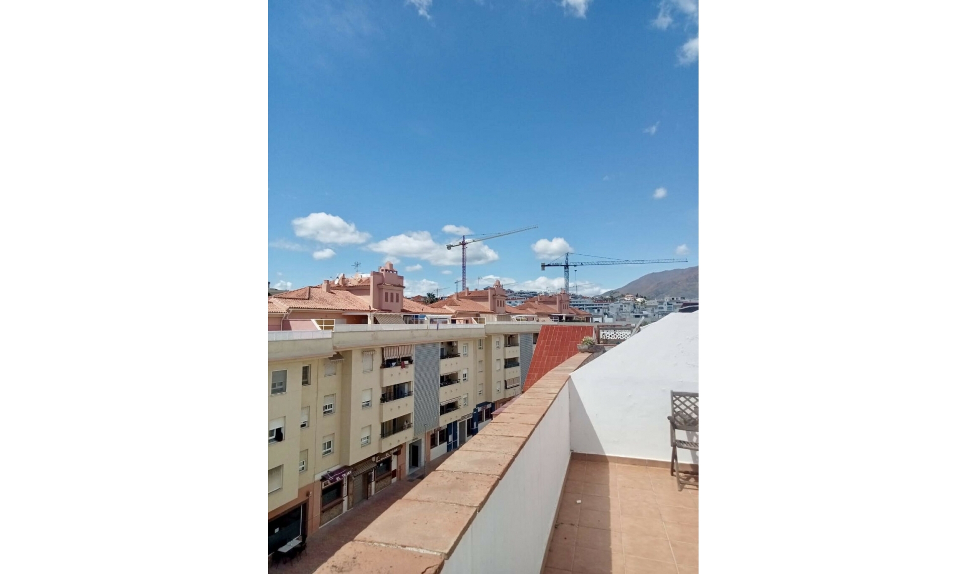 Resale - Apartment -
Estepona