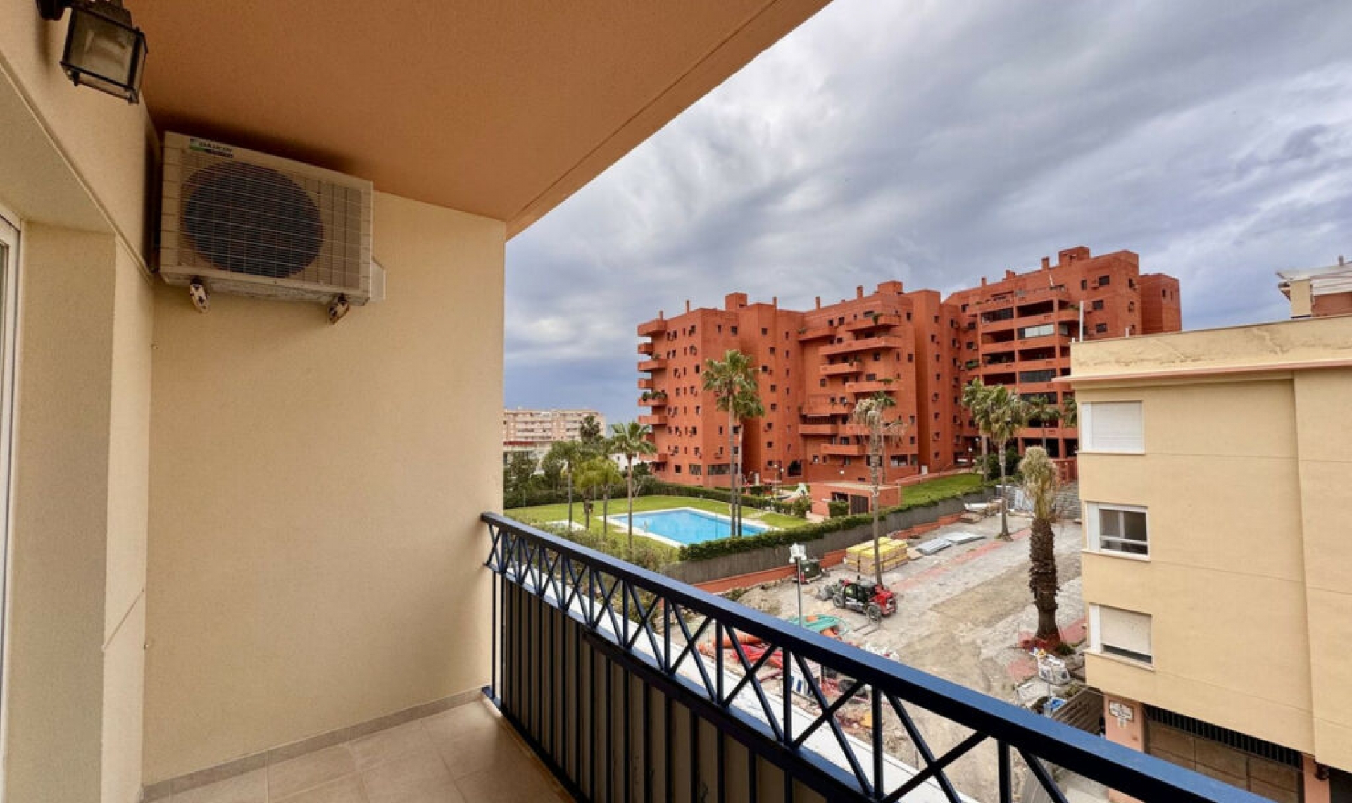 Resale - Apartment -
Estepona