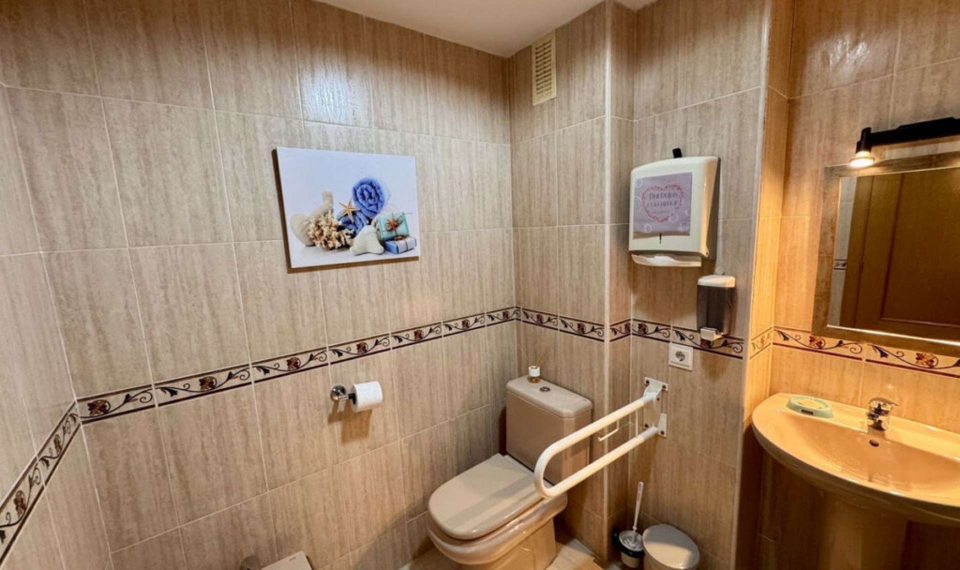 Resale - Apartment -
Estepona