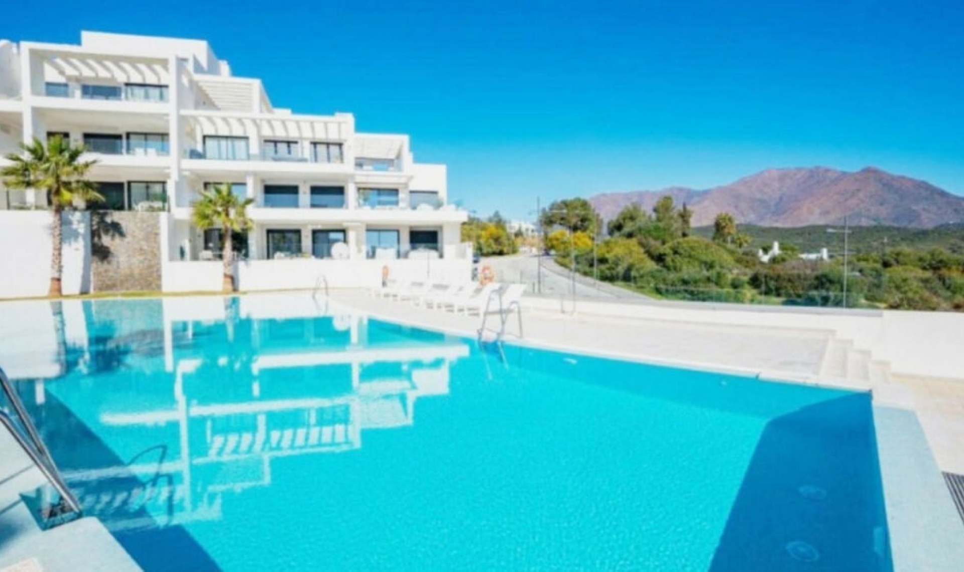 Resale - Apartment -
Estepona
