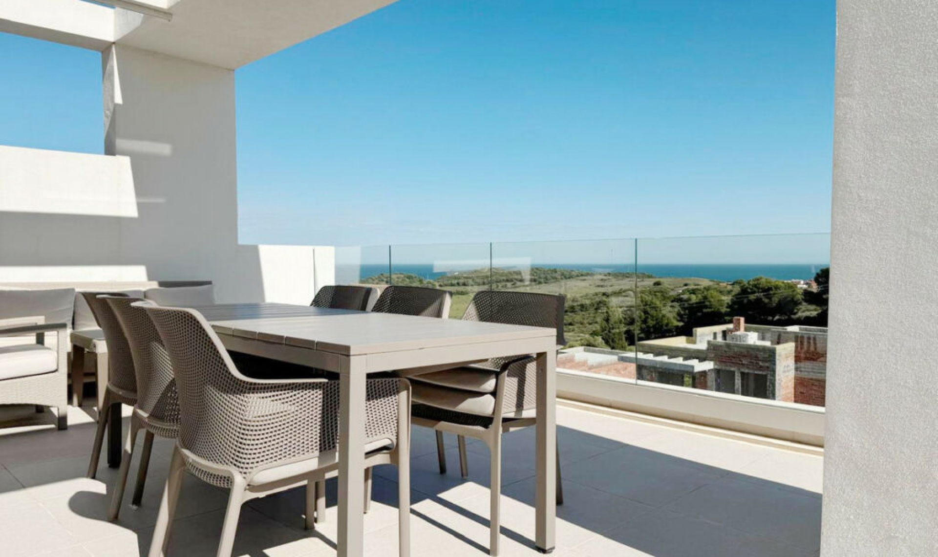 Resale - Apartment -
Estepona