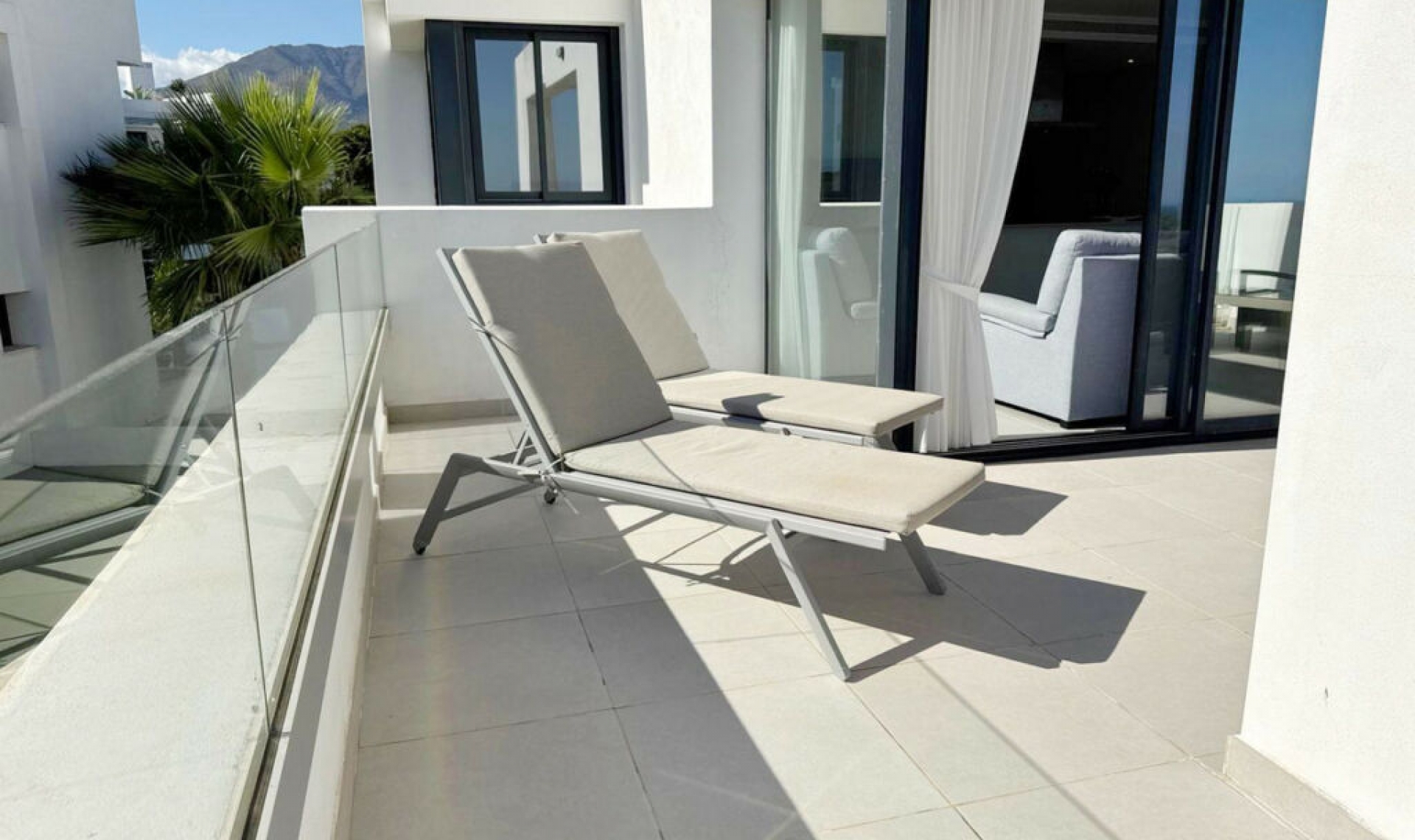 Resale - Apartment -
Estepona