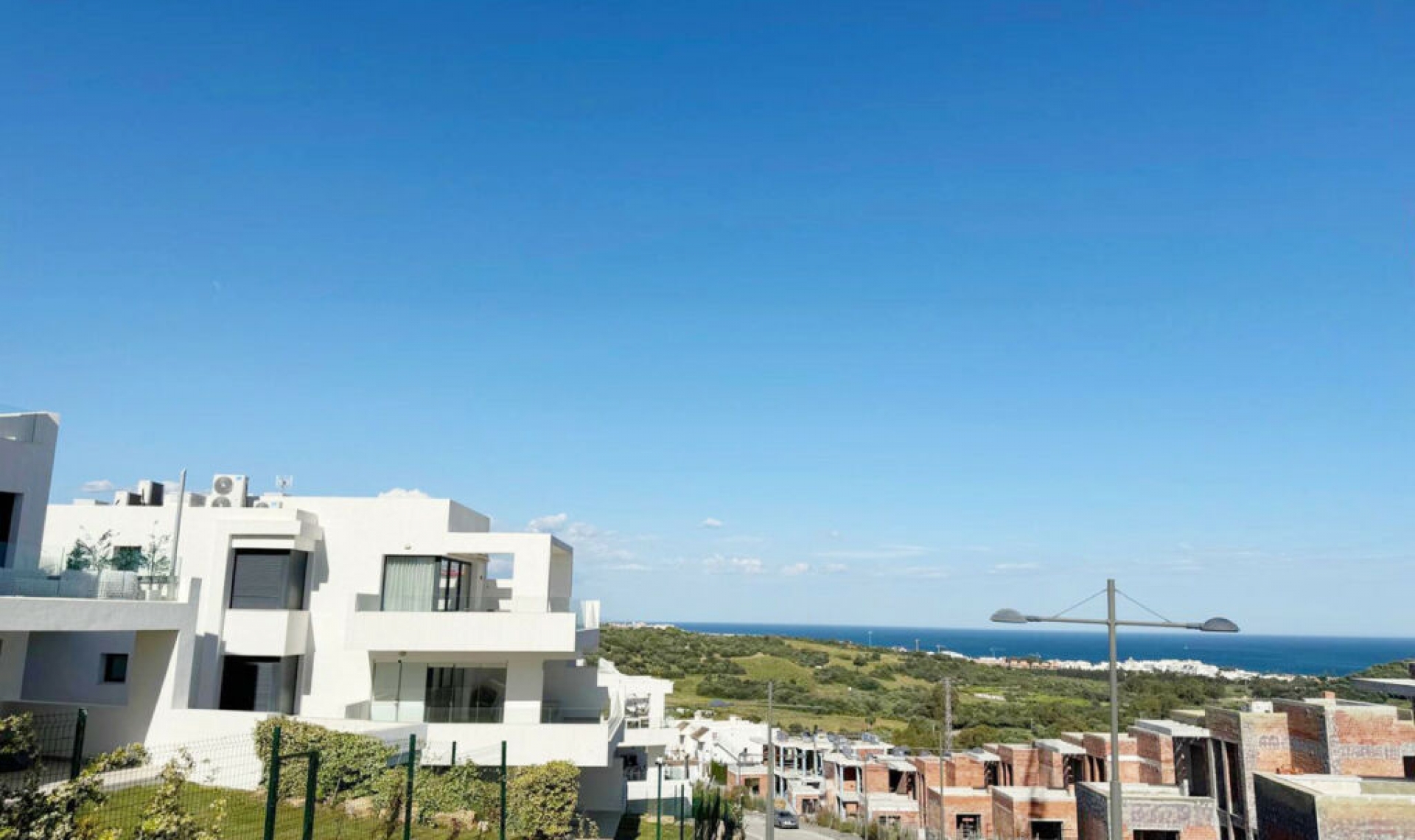 Resale - Apartment -
Estepona