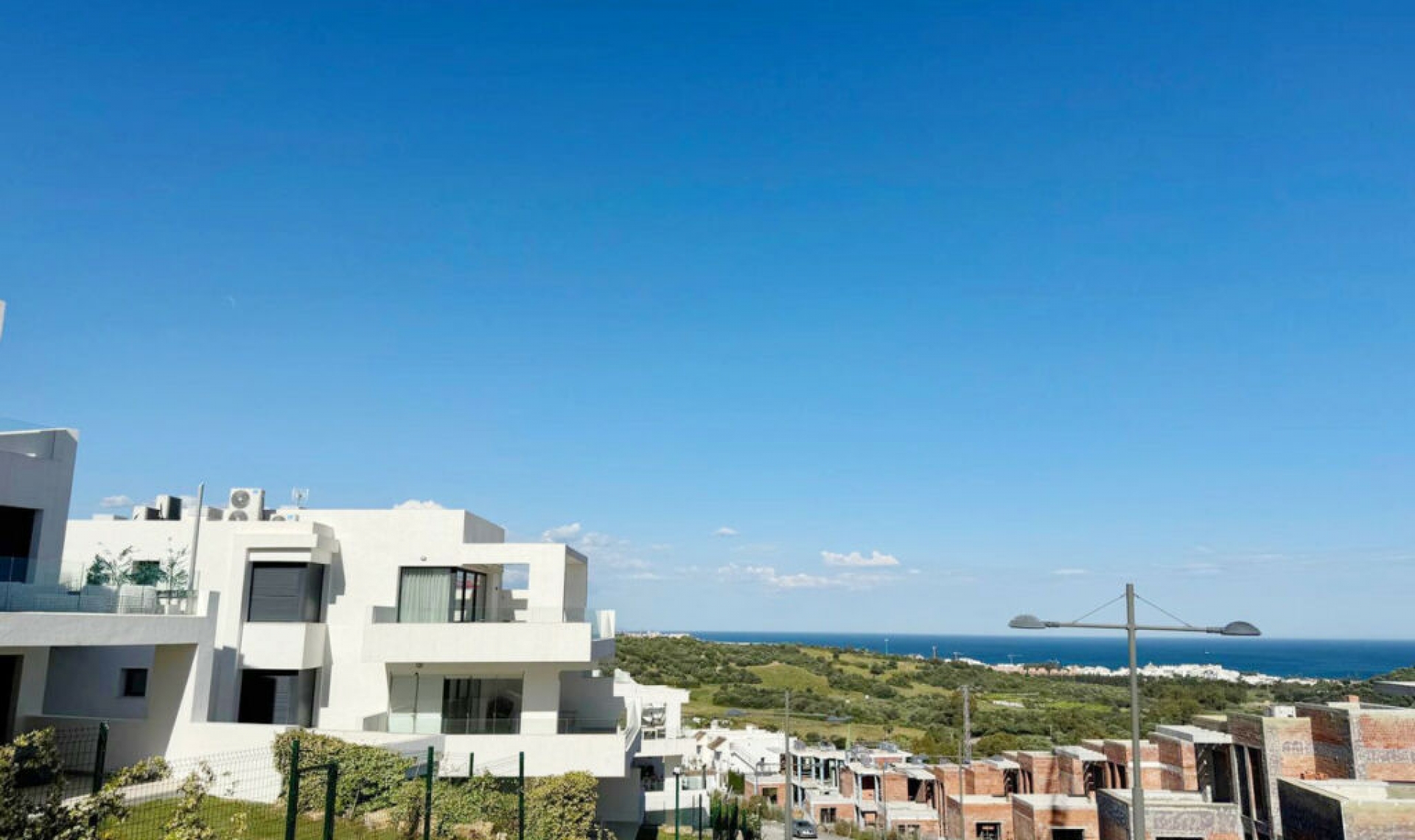 Resale - Apartment -
Estepona