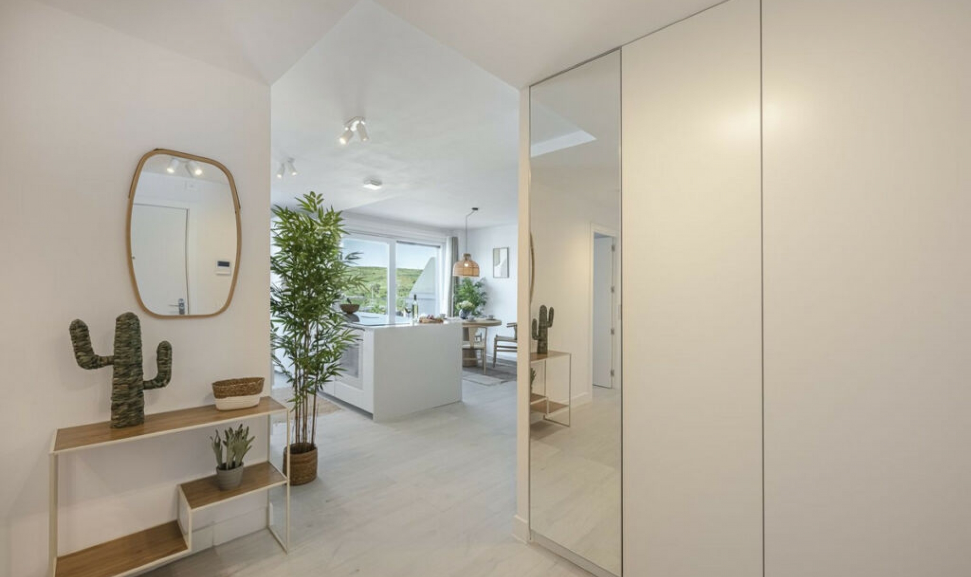 Resale - Apartment -
Estepona