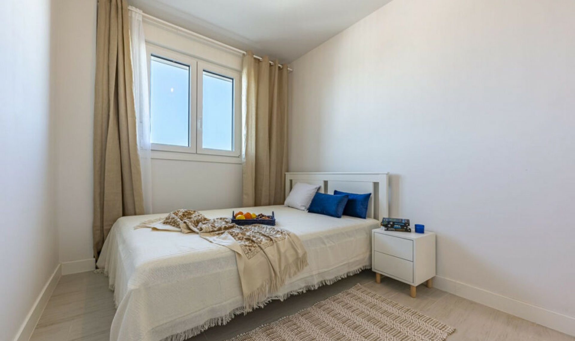 Resale - Apartment -
Estepona