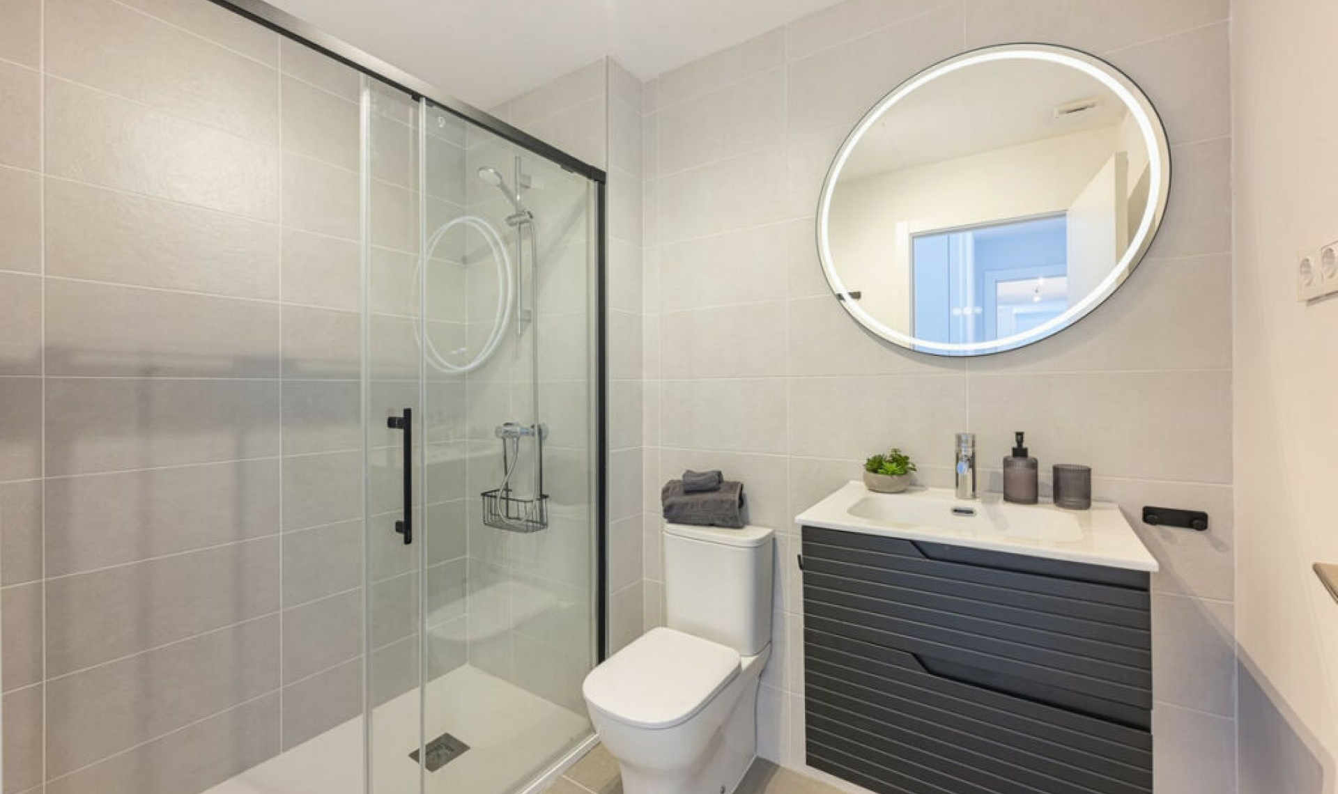 Resale - Apartment -
Estepona