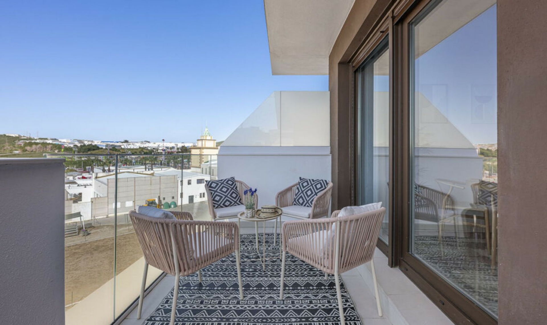 Resale - Apartment -
Estepona
