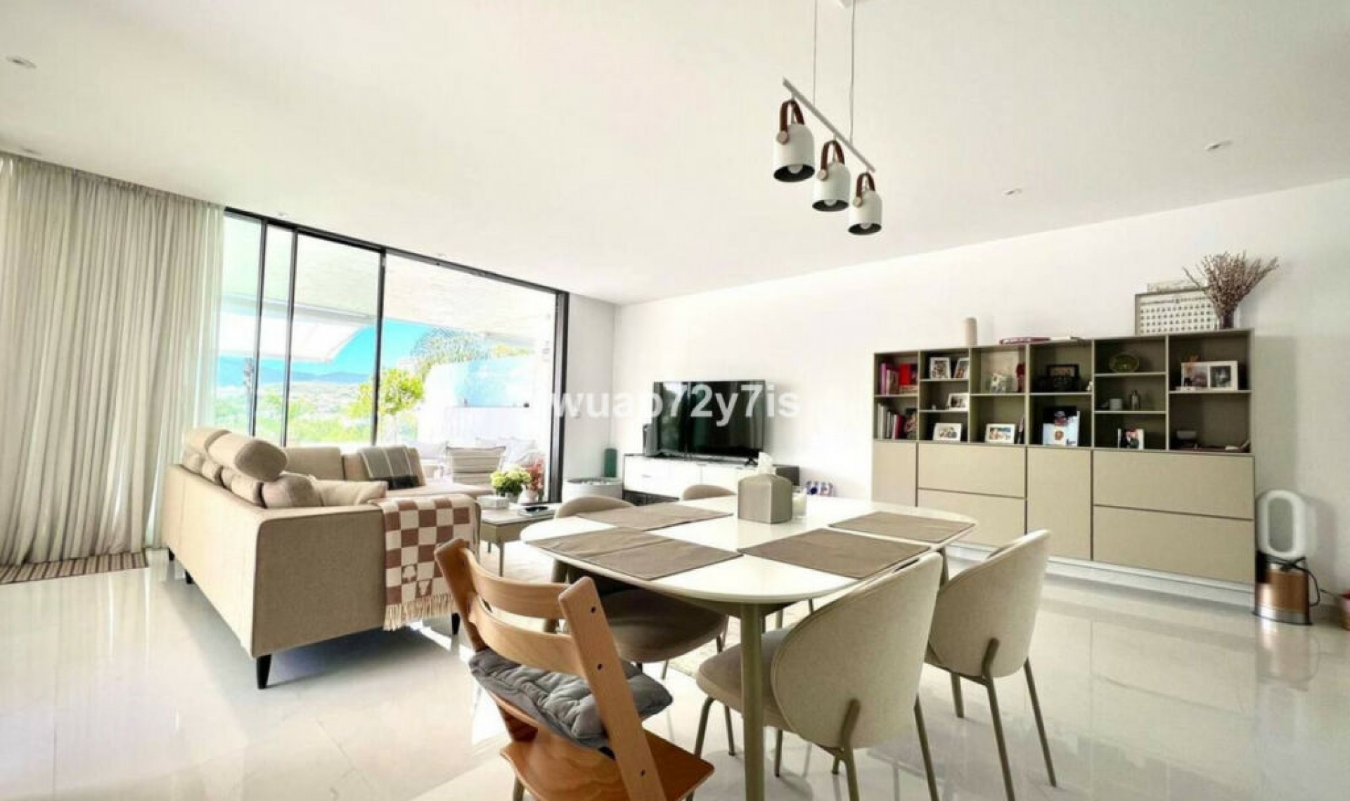 Resale - Apartment -
Estepona