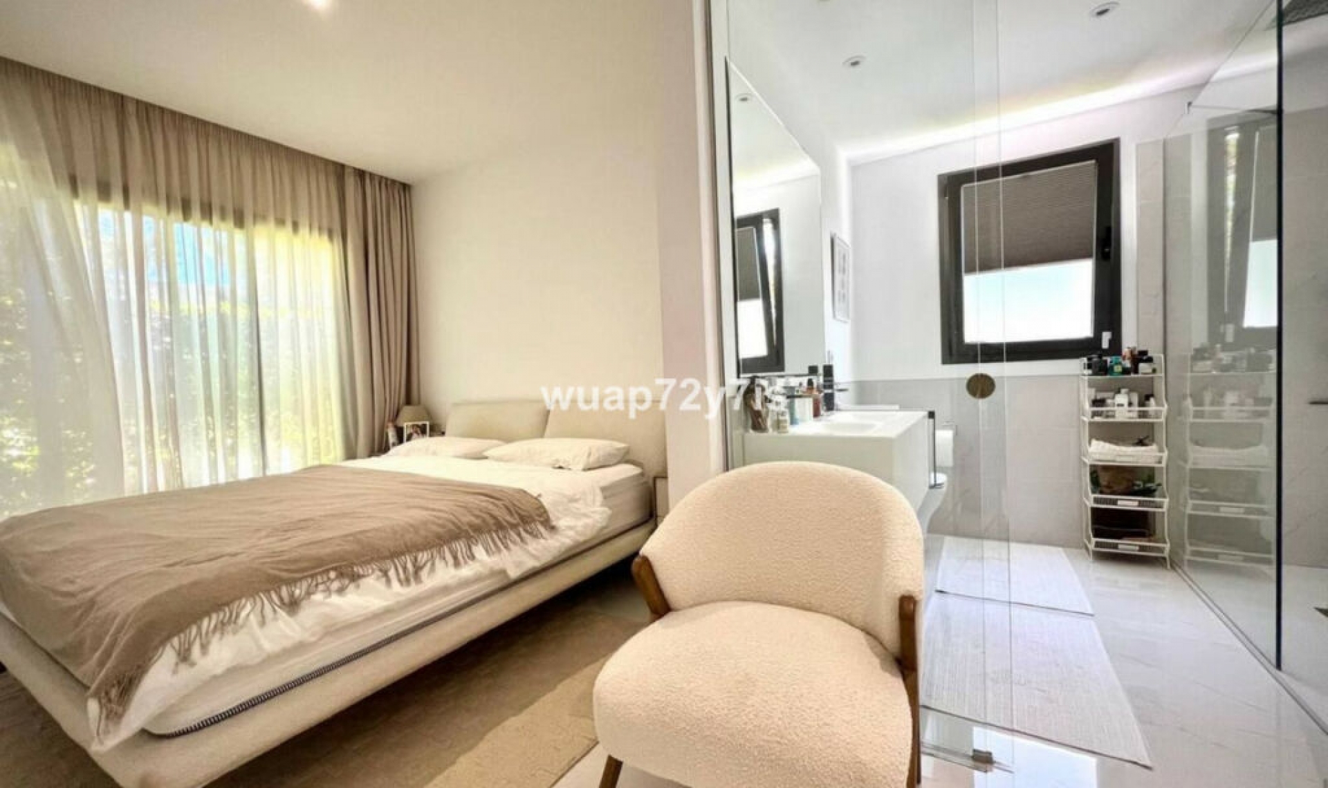 Resale - Apartment -
Estepona