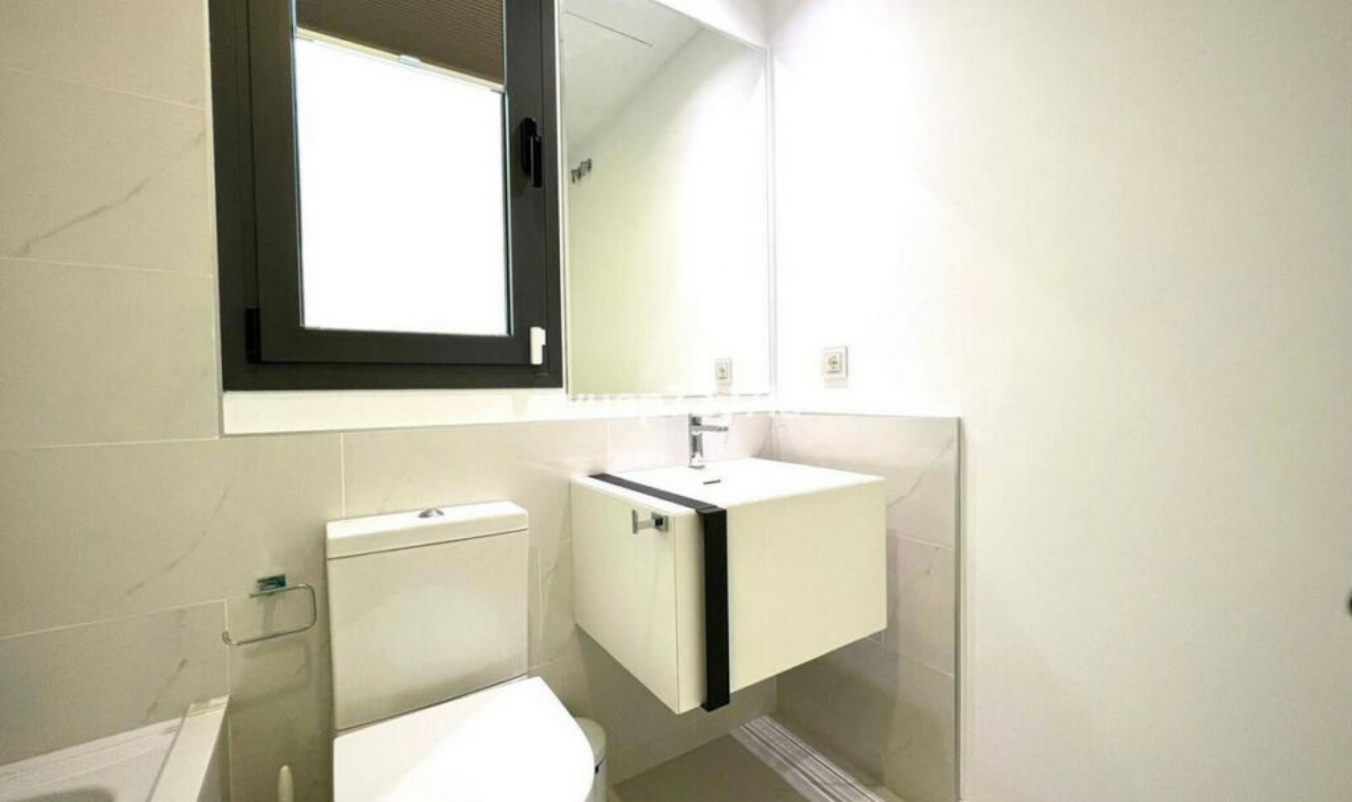 Resale - Apartment -
Estepona