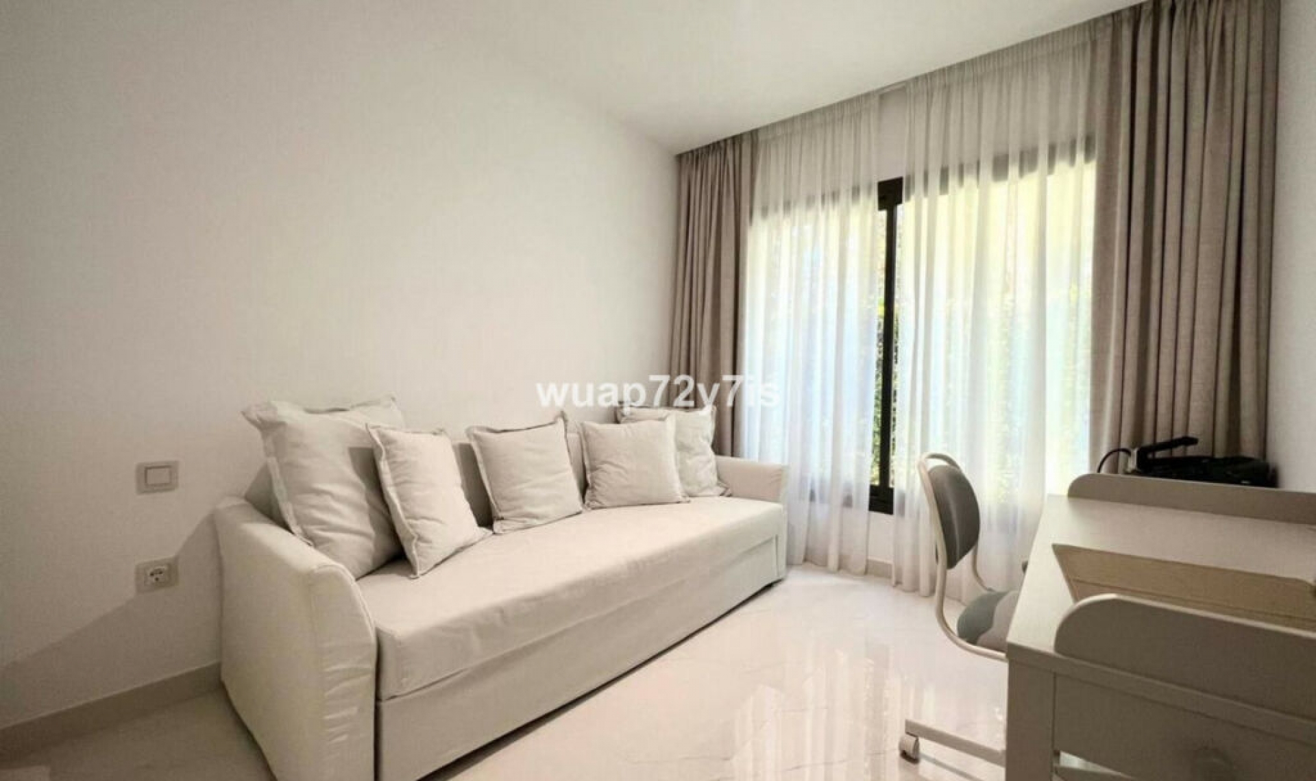 Resale - Apartment -
Estepona