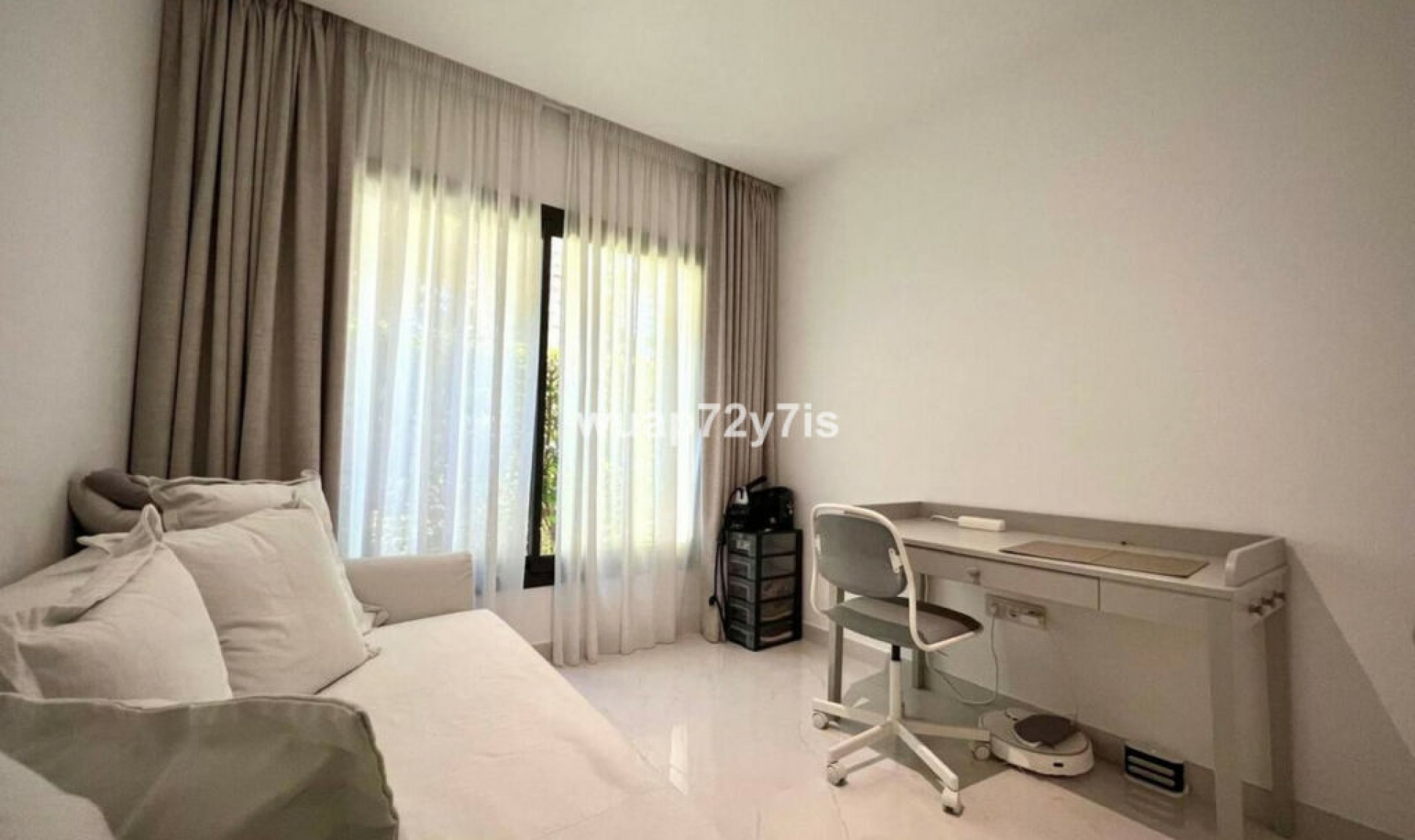 Resale - Apartment -
Estepona