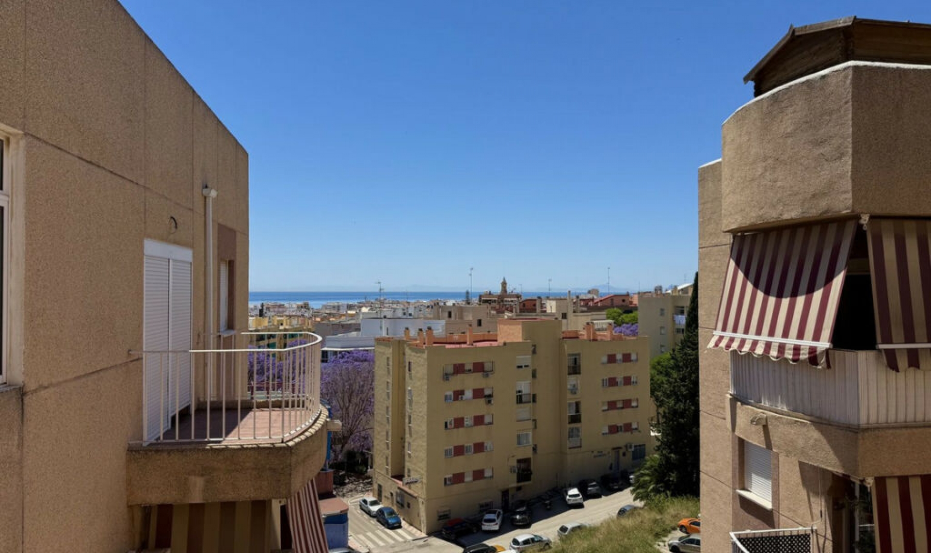Resale - Apartment -
Estepona