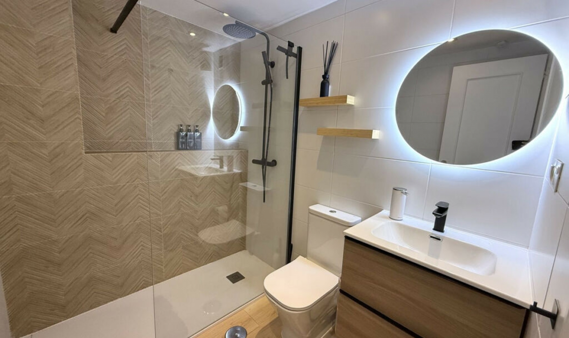 Resale - Apartment -
Estepona
