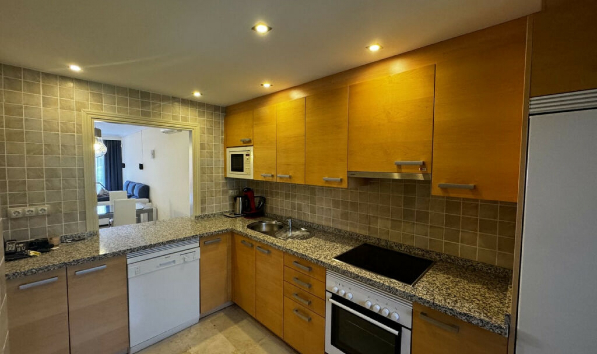 Resale - Apartment -
Estepona