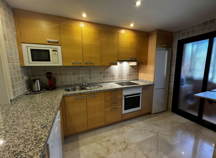 Resale - Apartment -
Estepona