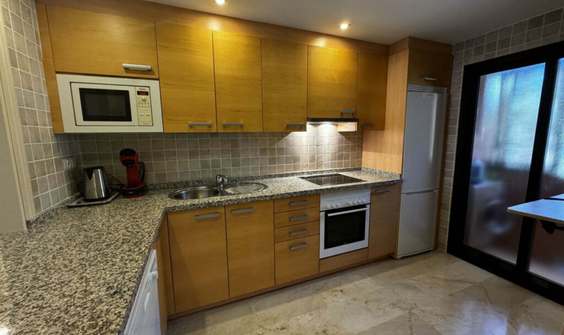 Resale - Apartment -
Estepona
