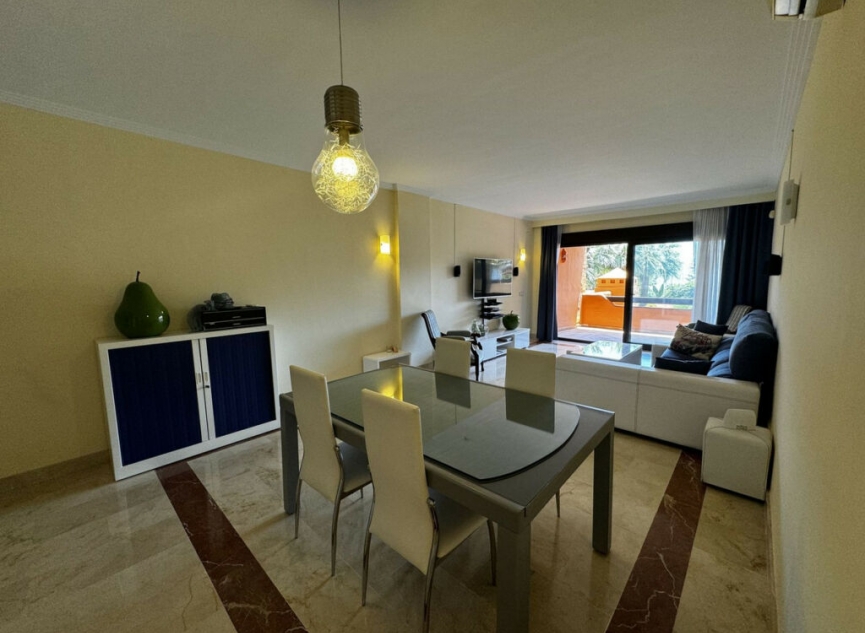 Resale - Apartment -
Estepona