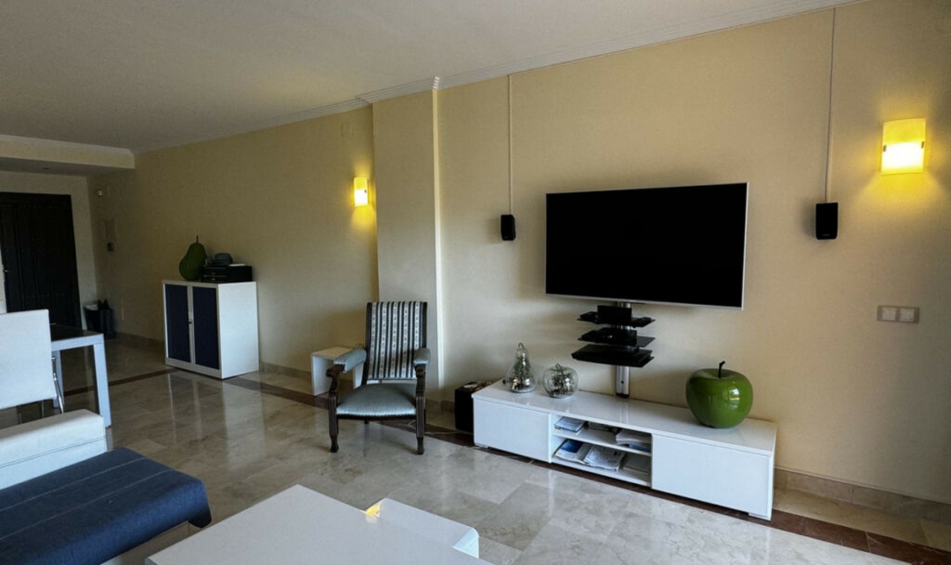 Resale - Apartment -
Estepona