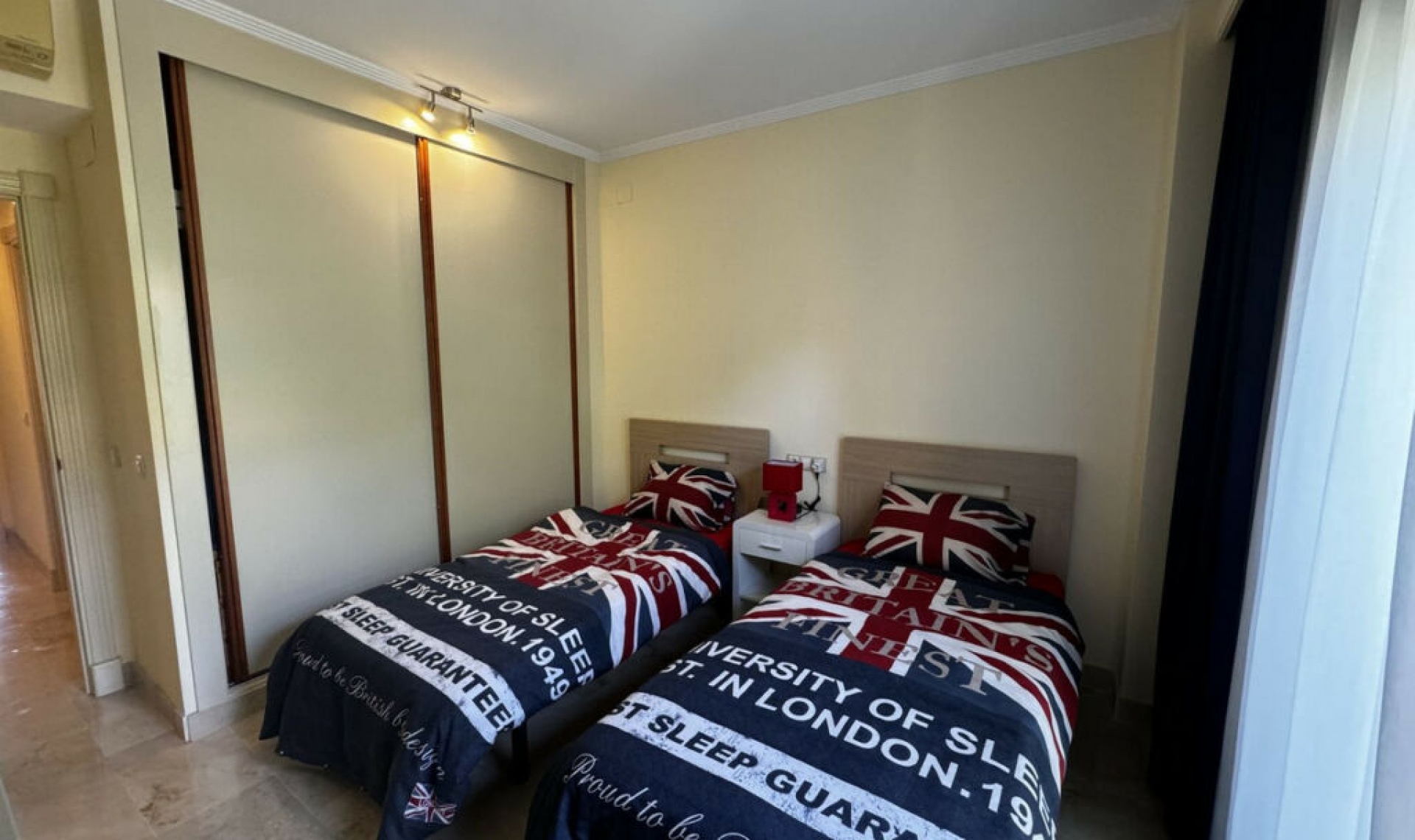 Resale - Apartment -
Estepona