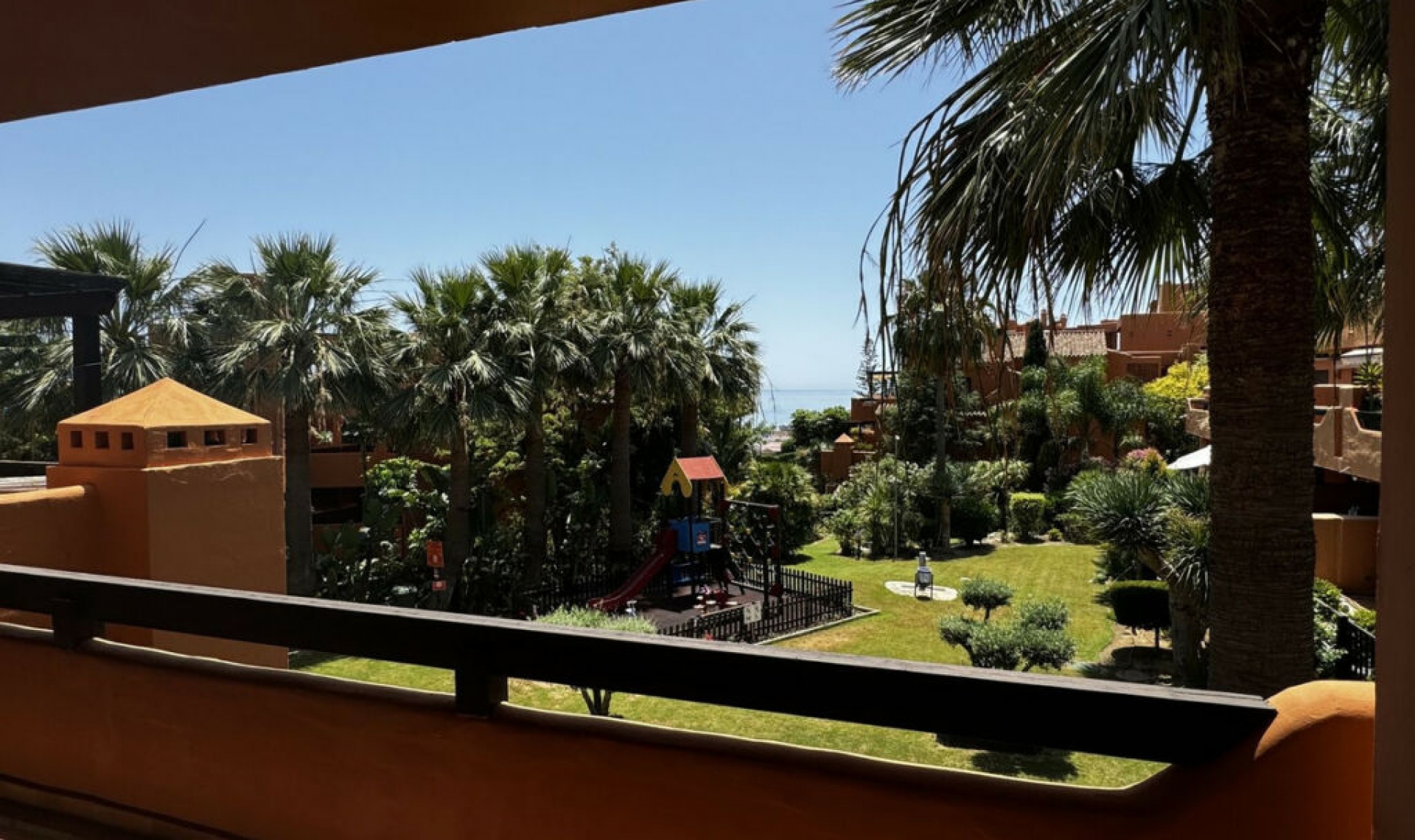 Resale - Apartment -
Estepona