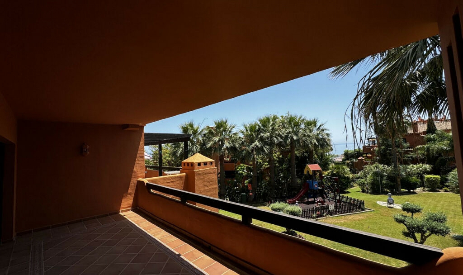 Resale - Apartment -
Estepona